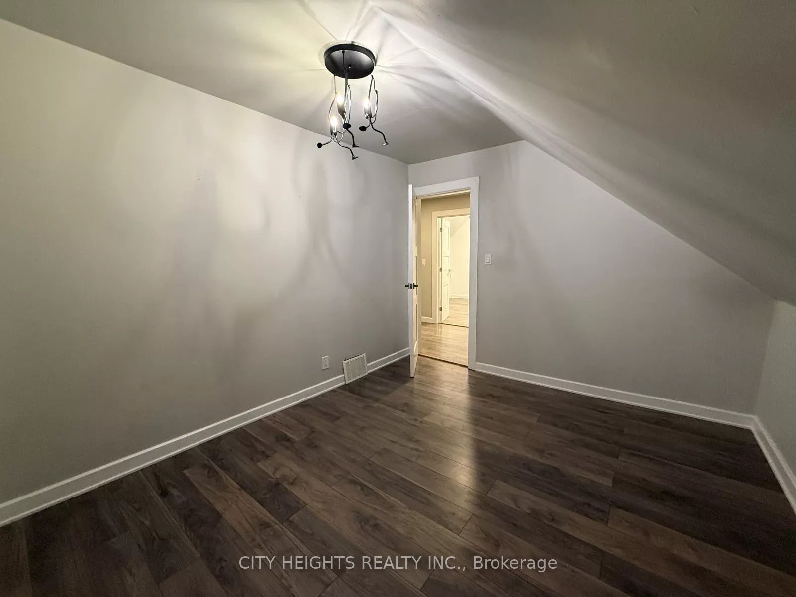 22 Harvey Street, Hamilton, ON L8L 2L8 photo 5