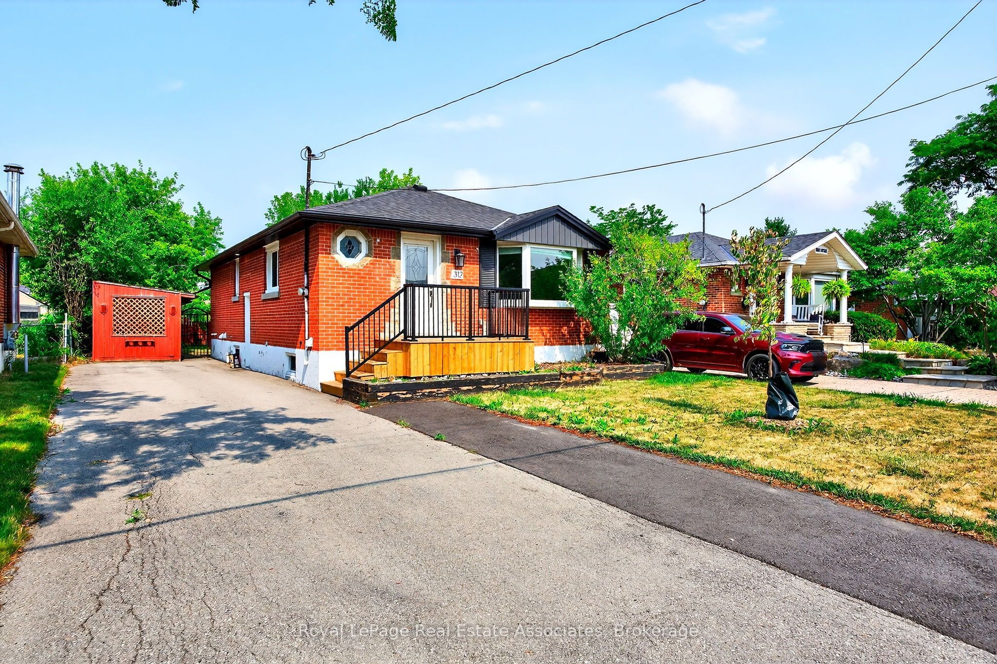 312 East 45th Street #Upper, Hamilton, ON L8T 3K8 photo 2