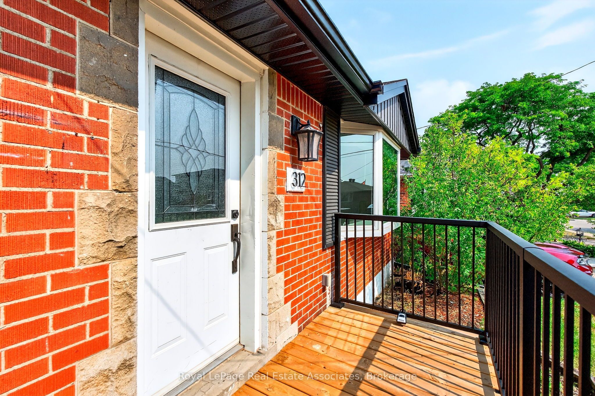 312 East 45th Street #Upper, Hamilton, ON L8T 3K8 photo 4