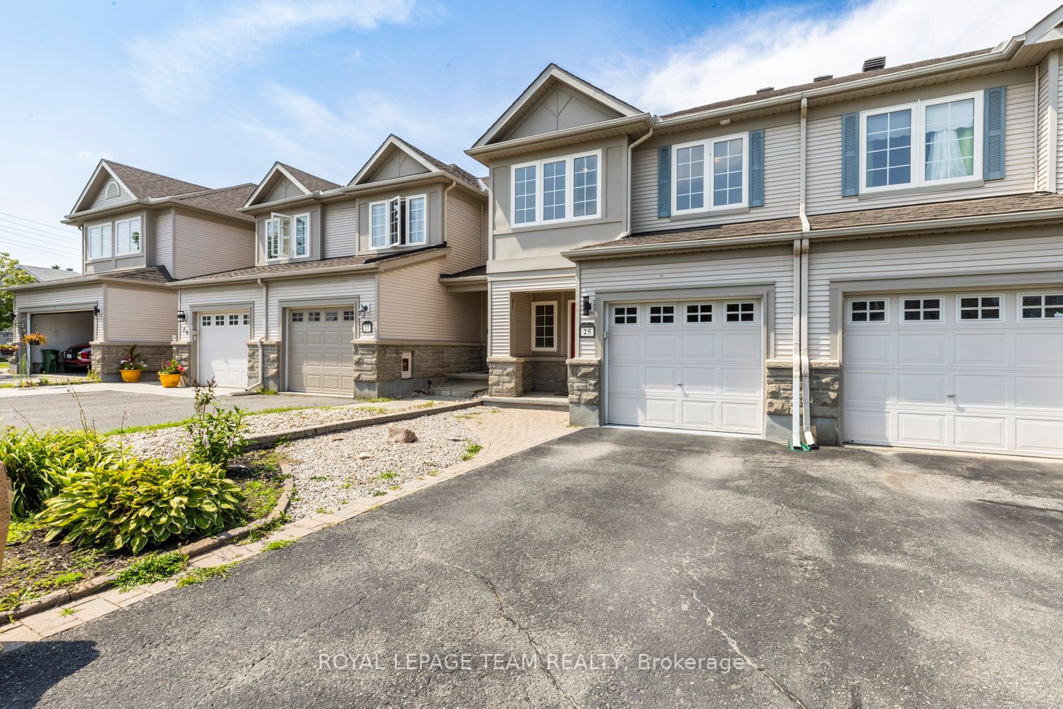 25 Kirkstone Private, Barrhaven, ON K2J 5E7 photo 3