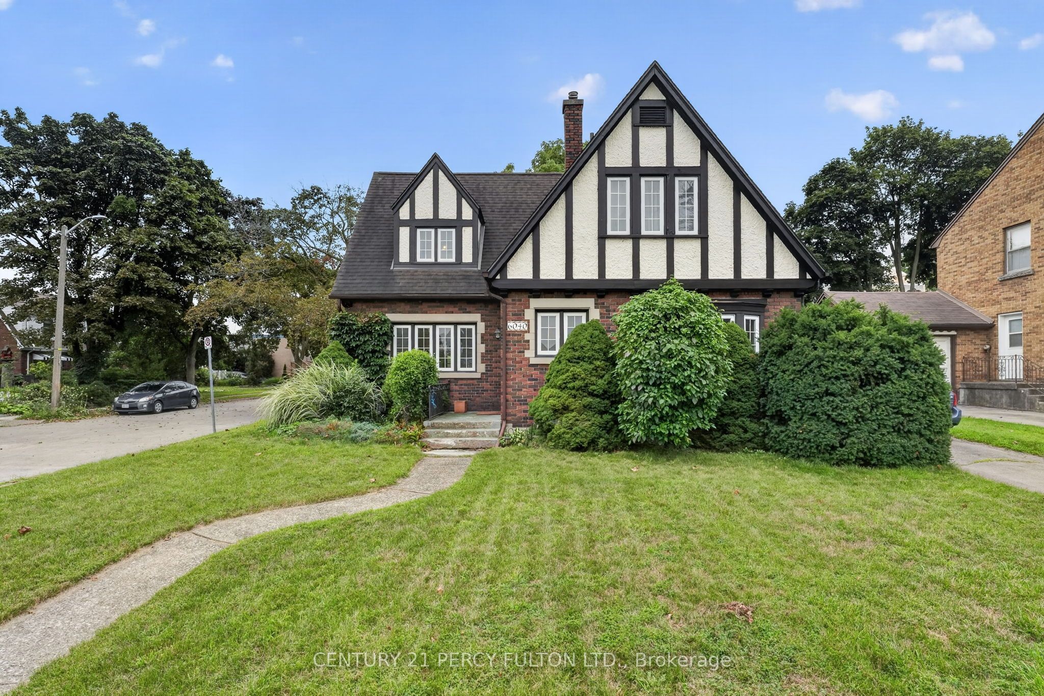 6040 Latshaw Street, Niagara Falls, ON L2G 1R2
