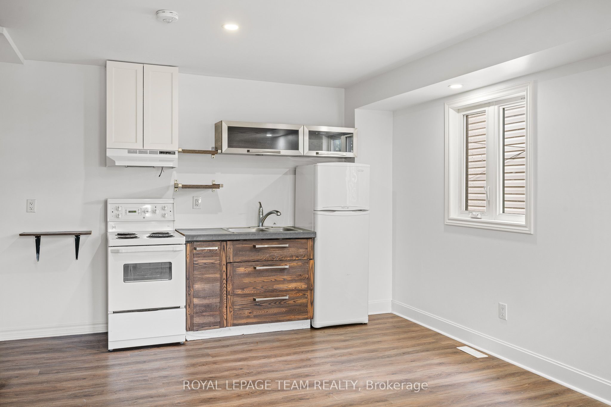253 Deschamps Avenue, Vanier and Kingsview Park, ON K1L 5Z2 photo 4