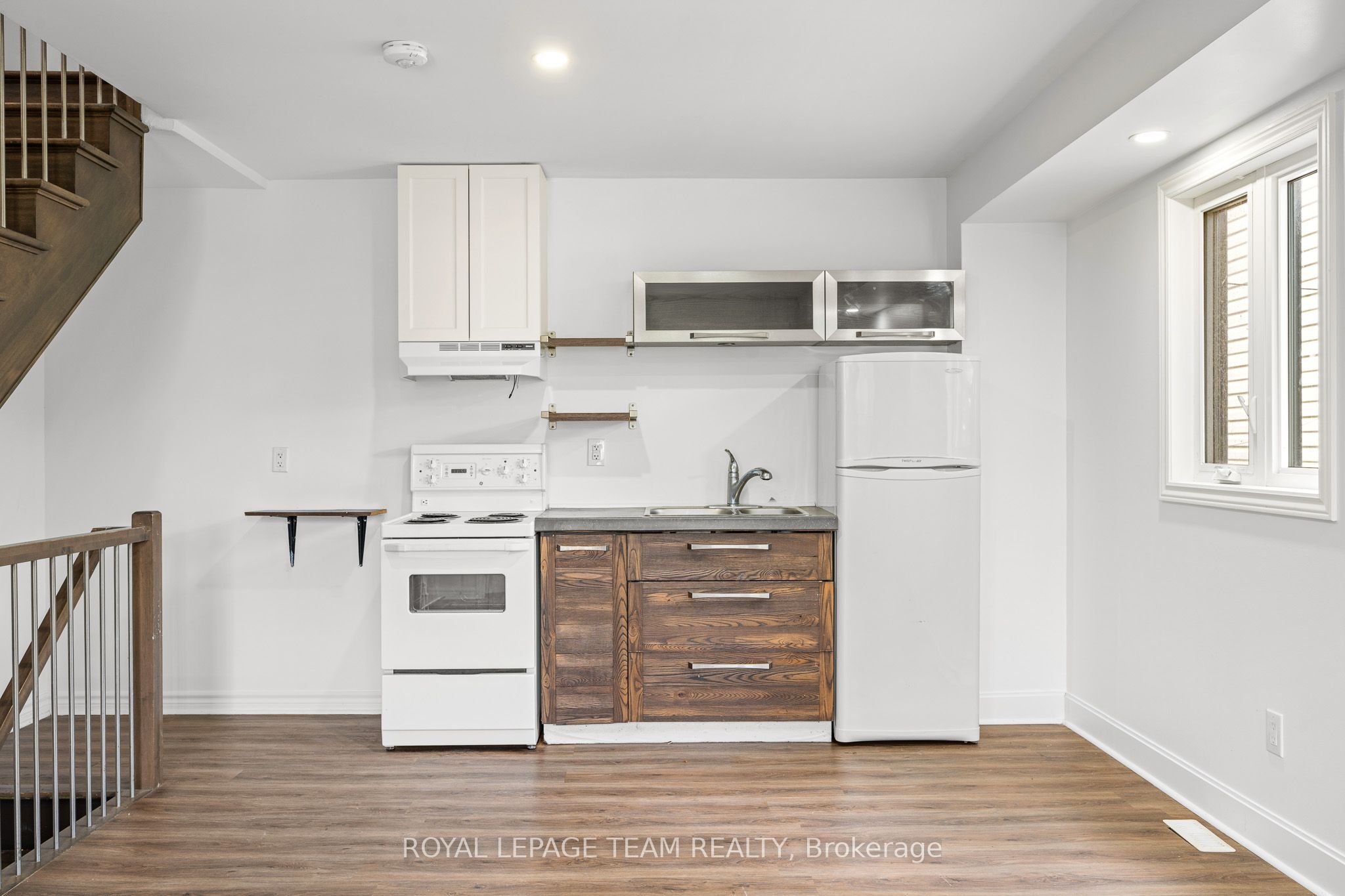 253 Deschamps Avenue, Vanier and Kingsview Park, ON K1L 5Z2 photo 5