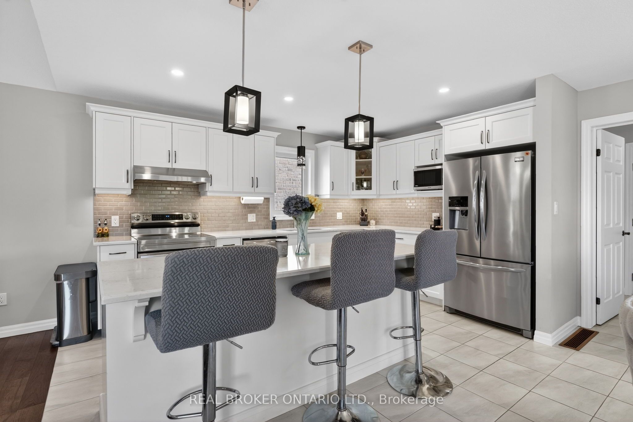 48 Curren Crescent, Tillsonburg, ON N4G 0J3 photo 4