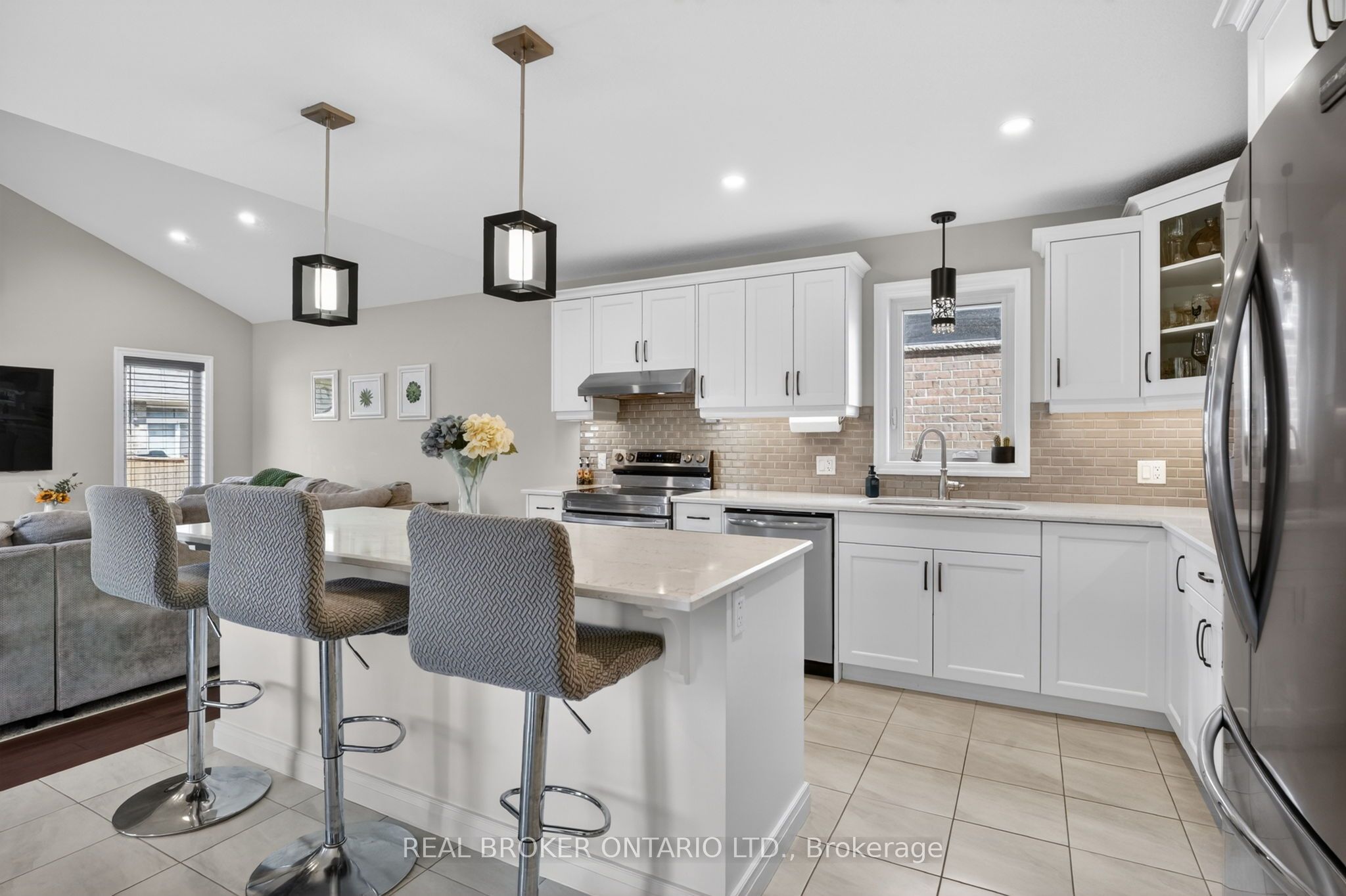 48 Curren Crescent, Tillsonburg, ON N4G 0J3 photo 5