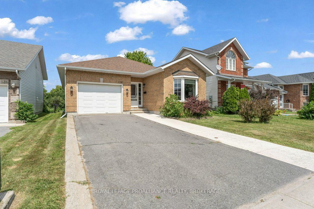 138 Dalgleish Avenue, Kingston, ON K7K 7E3 photo 2