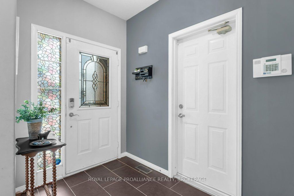 138 Dalgleish Avenue, Kingston, ON K7K 7E3 photo 3