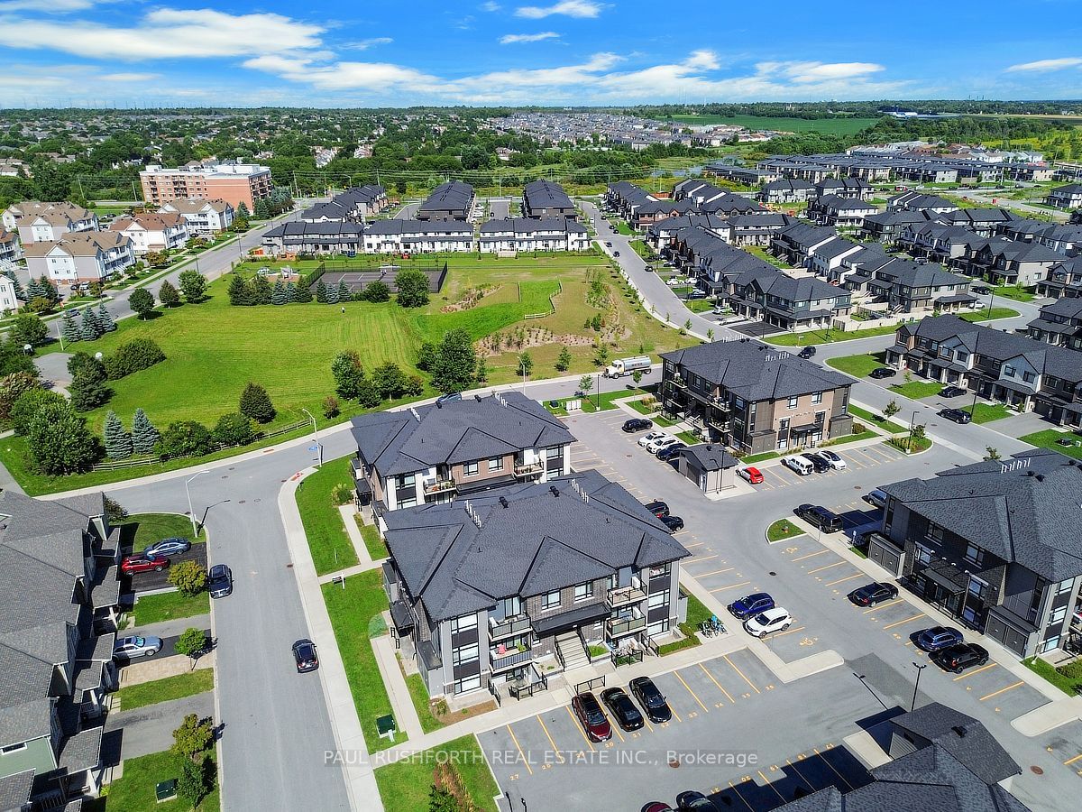 310 Tulum Crescent J, Kanata, ON K2S 2Y4 photo 3