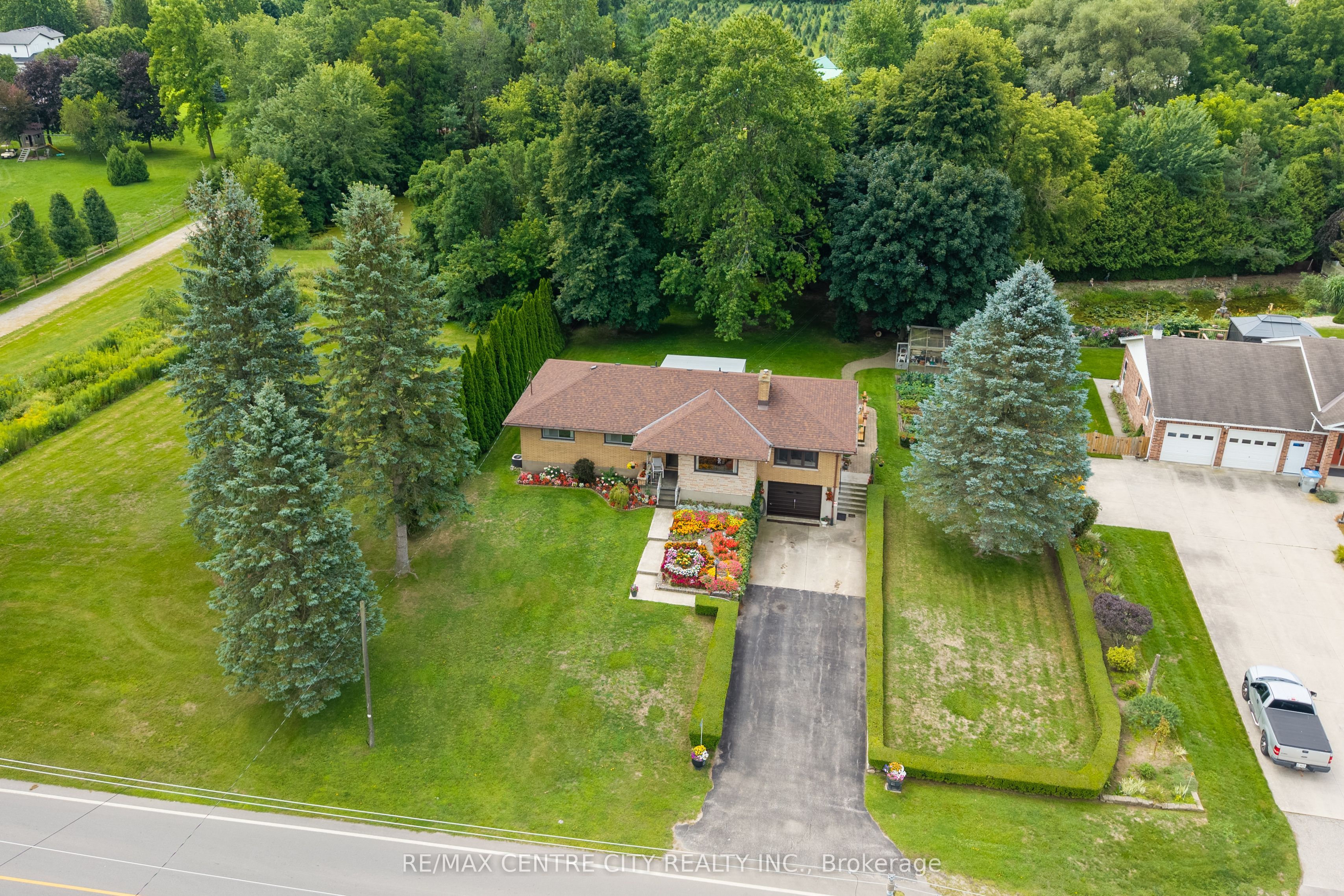 3229 Napperton Drive, Strathroy-Caradoc, ON N7G 3H8 photo 3
