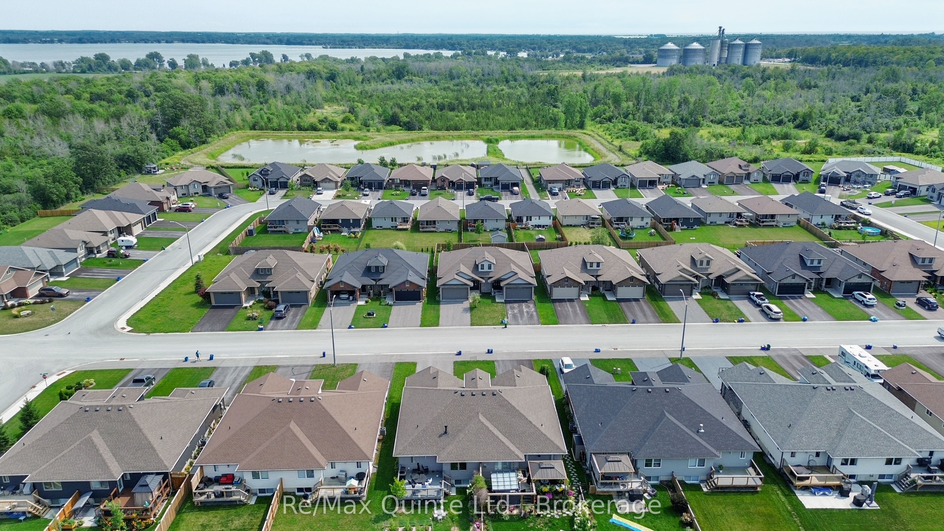57 Hillside Meadow Drive, Quinte West, ON K8V 0J5 photo 3