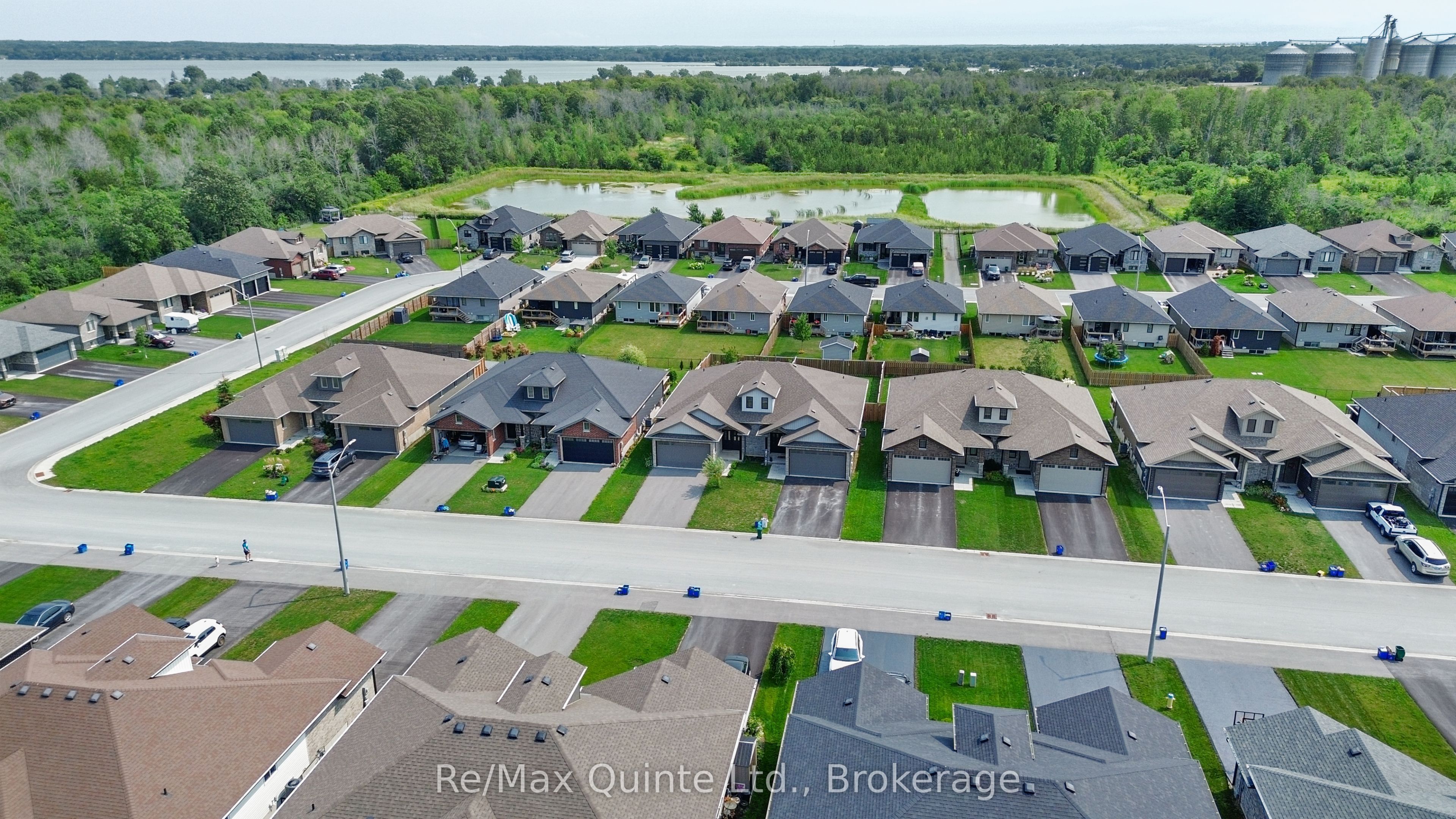 57 Hillside Meadow Drive, Quinte West, ON K8V 0J5 photo 5