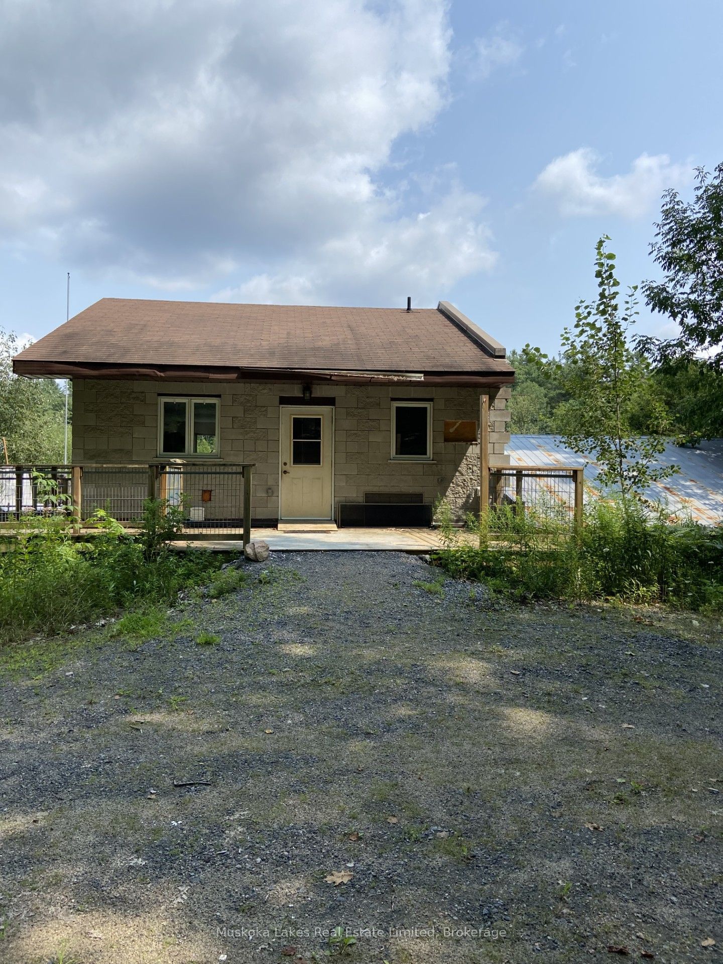 21 Ferndale Road, Muskoka Lakes, ON P0B 1J0 photo 2
