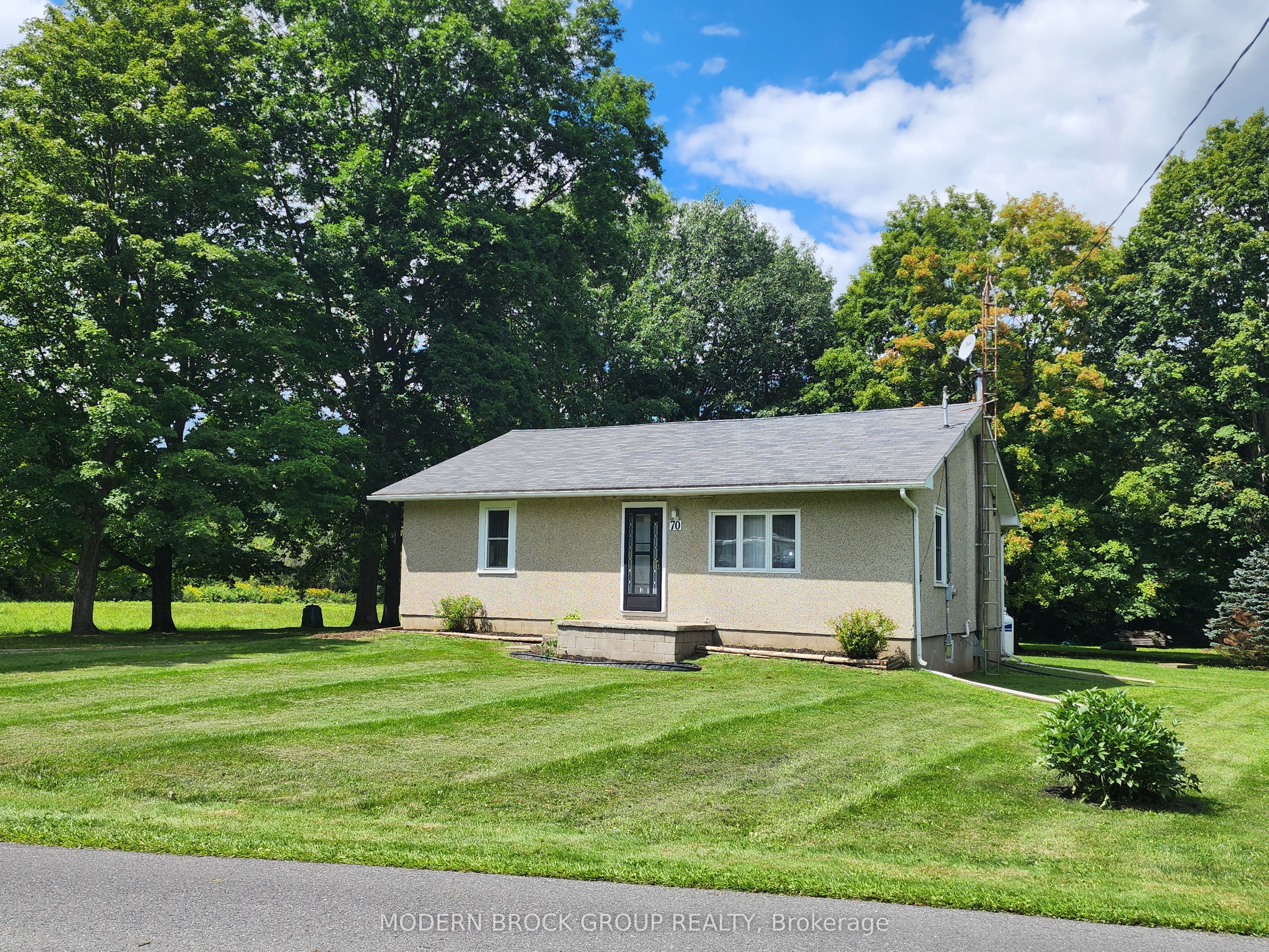 70 Victoria Road, Brockville, ON K6V 5T4 photo 3