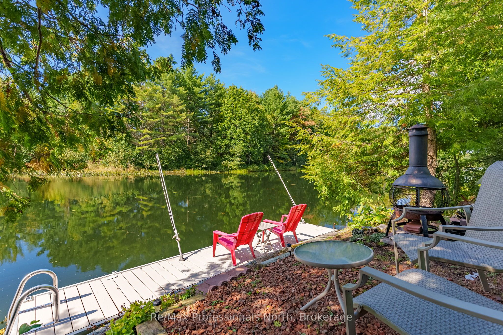 1005 Laidlaw Avenue, Gravenhurst, ON L0K 2B0 photo 2