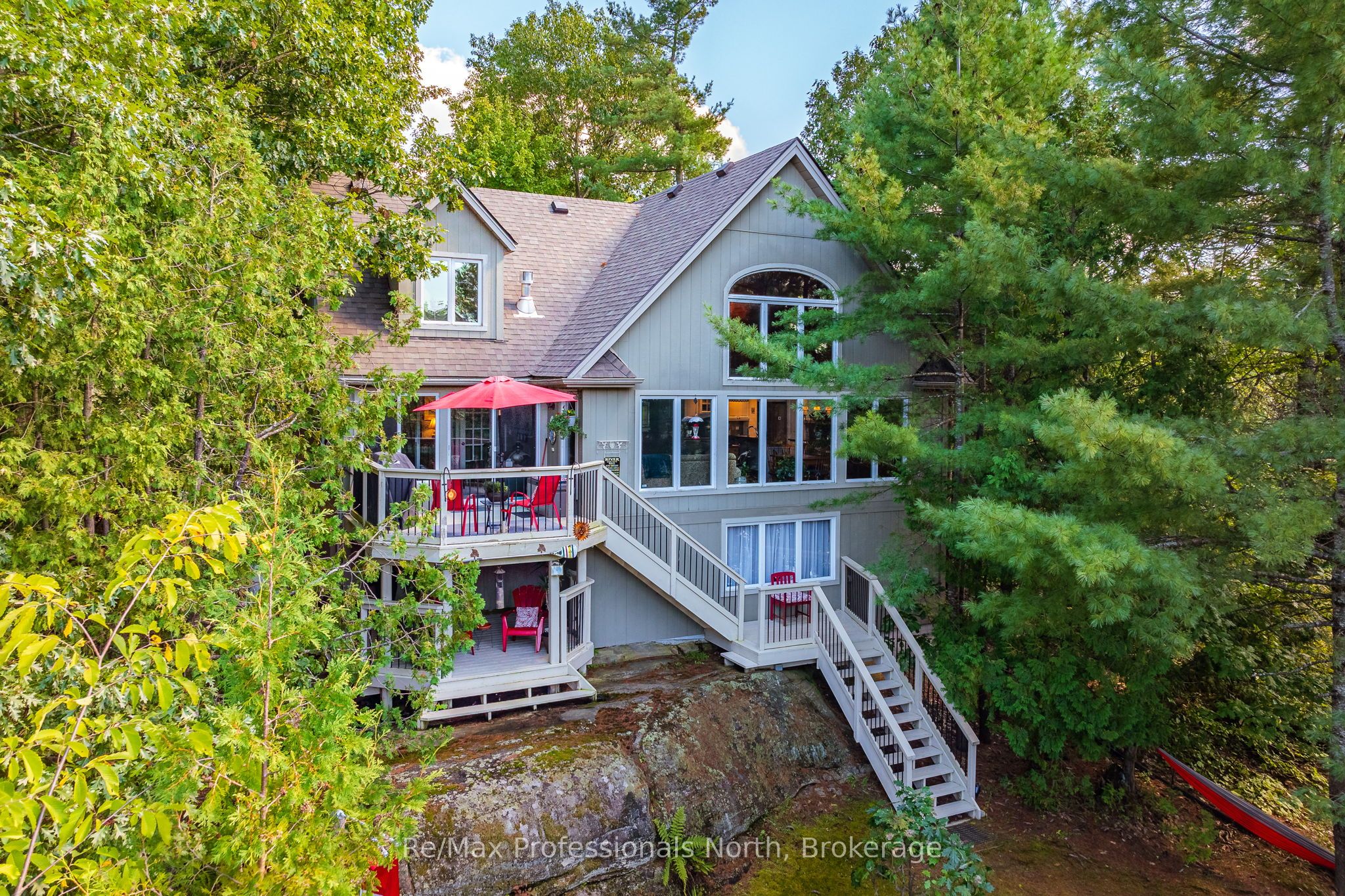 1005 Laidlaw Avenue, Gravenhurst, ON L0K 2B0 photo 3