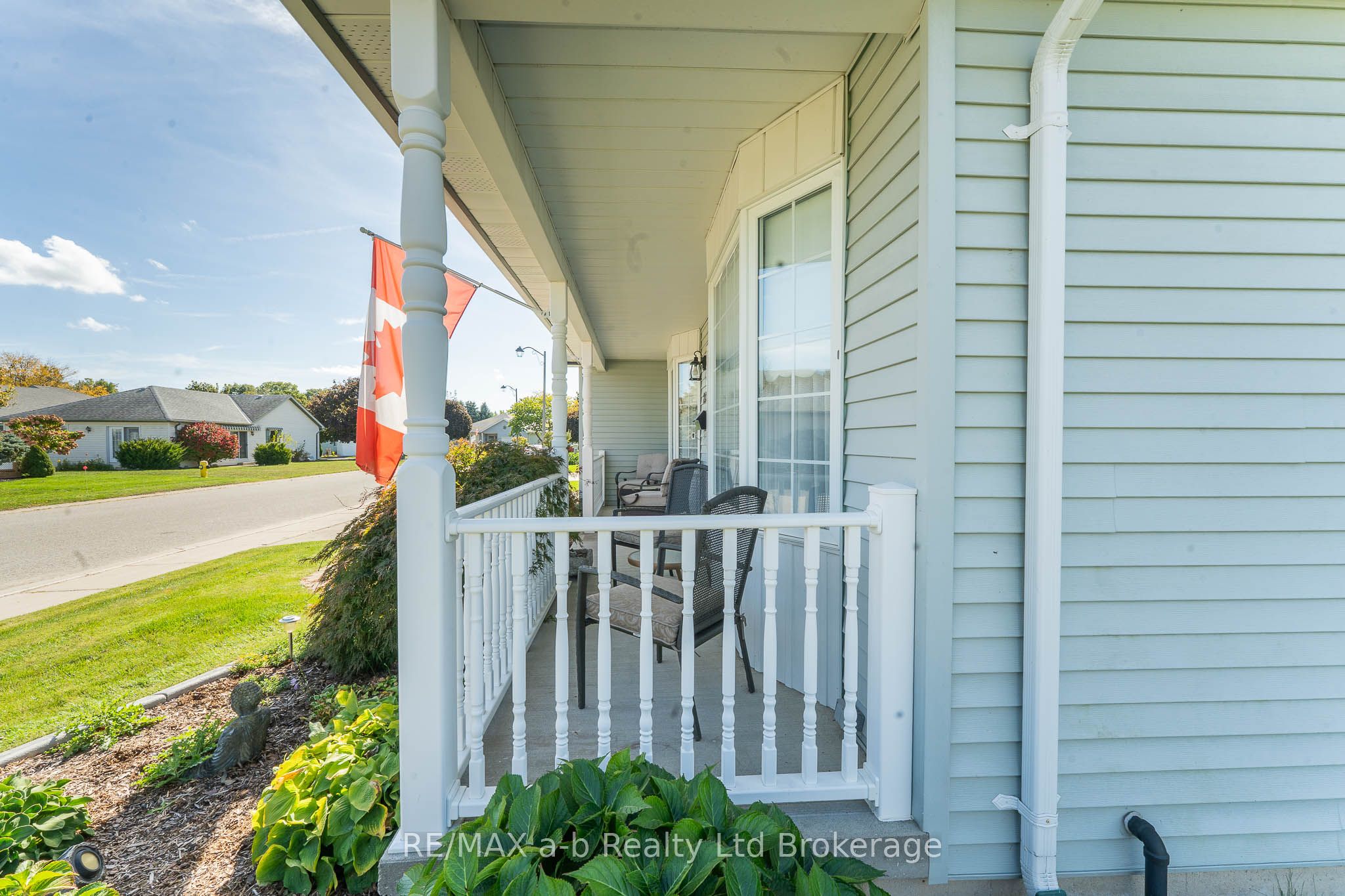 23 Armstrong Drive, Tillsonburg, ON N4G 5T3 photo 4