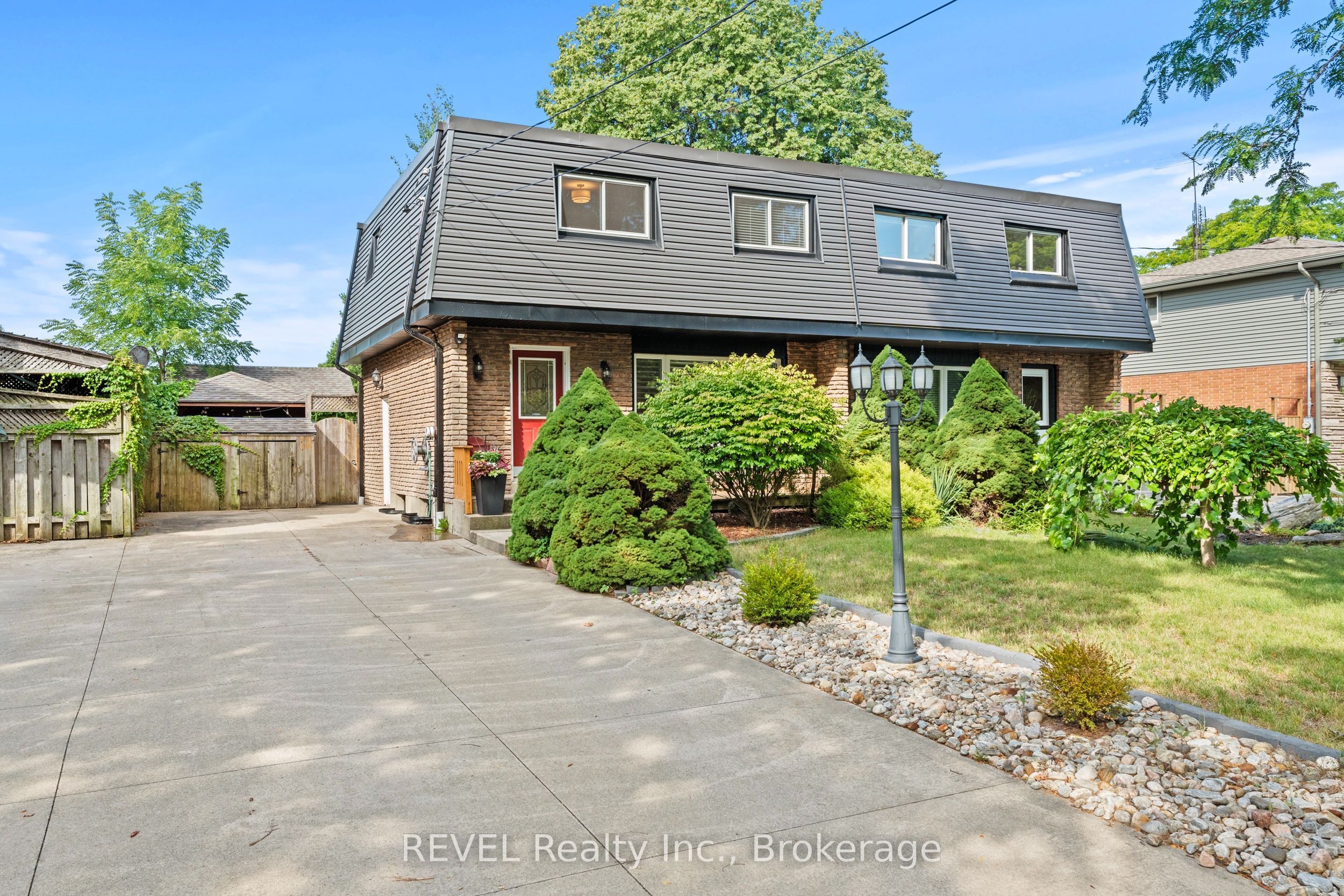 28 Black Knight Road, St. Catharines, ON L2N 3C1 photo 2