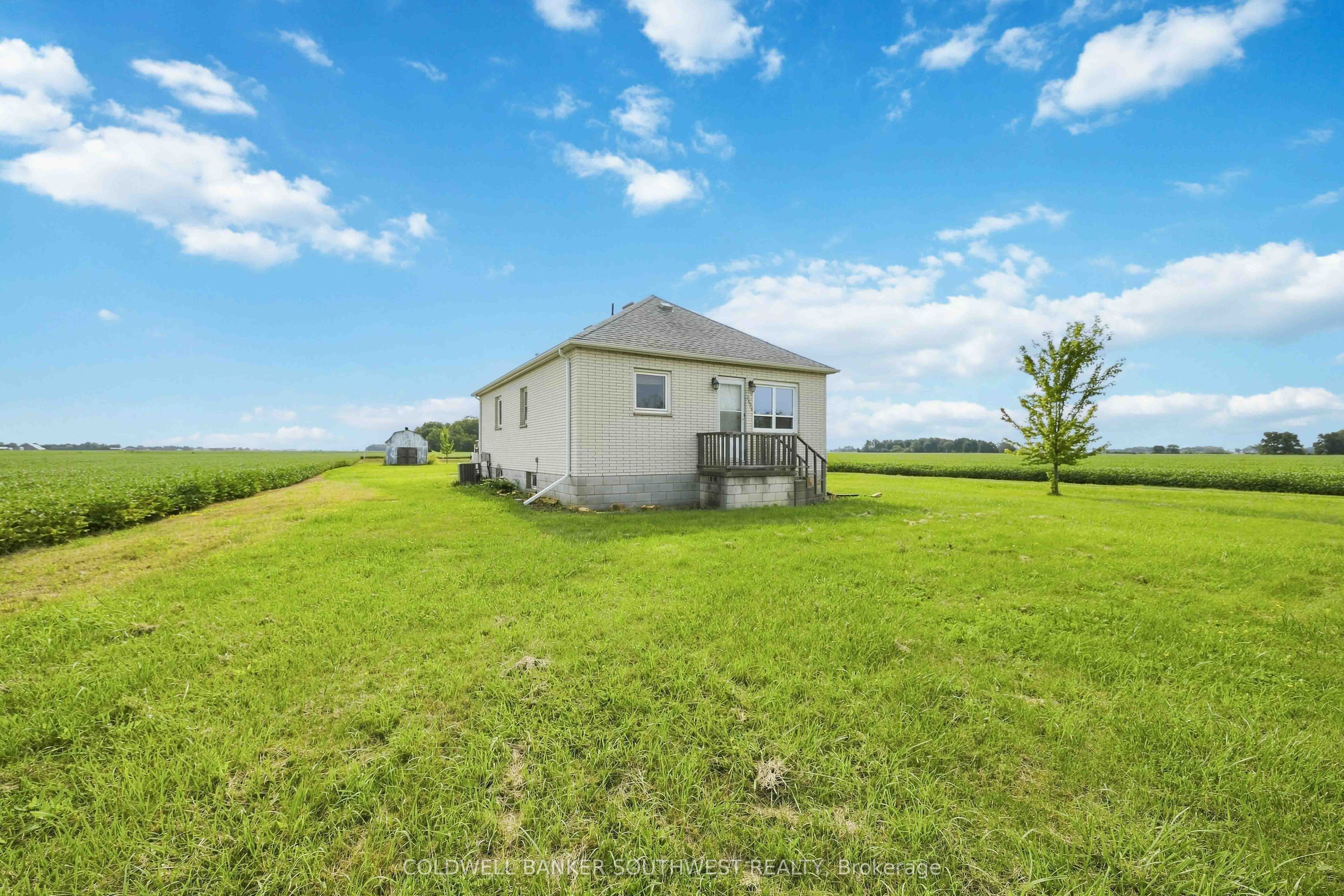 2898 Oil Heritage Road, Oil Springs, ON N0N 1P0 photo 2