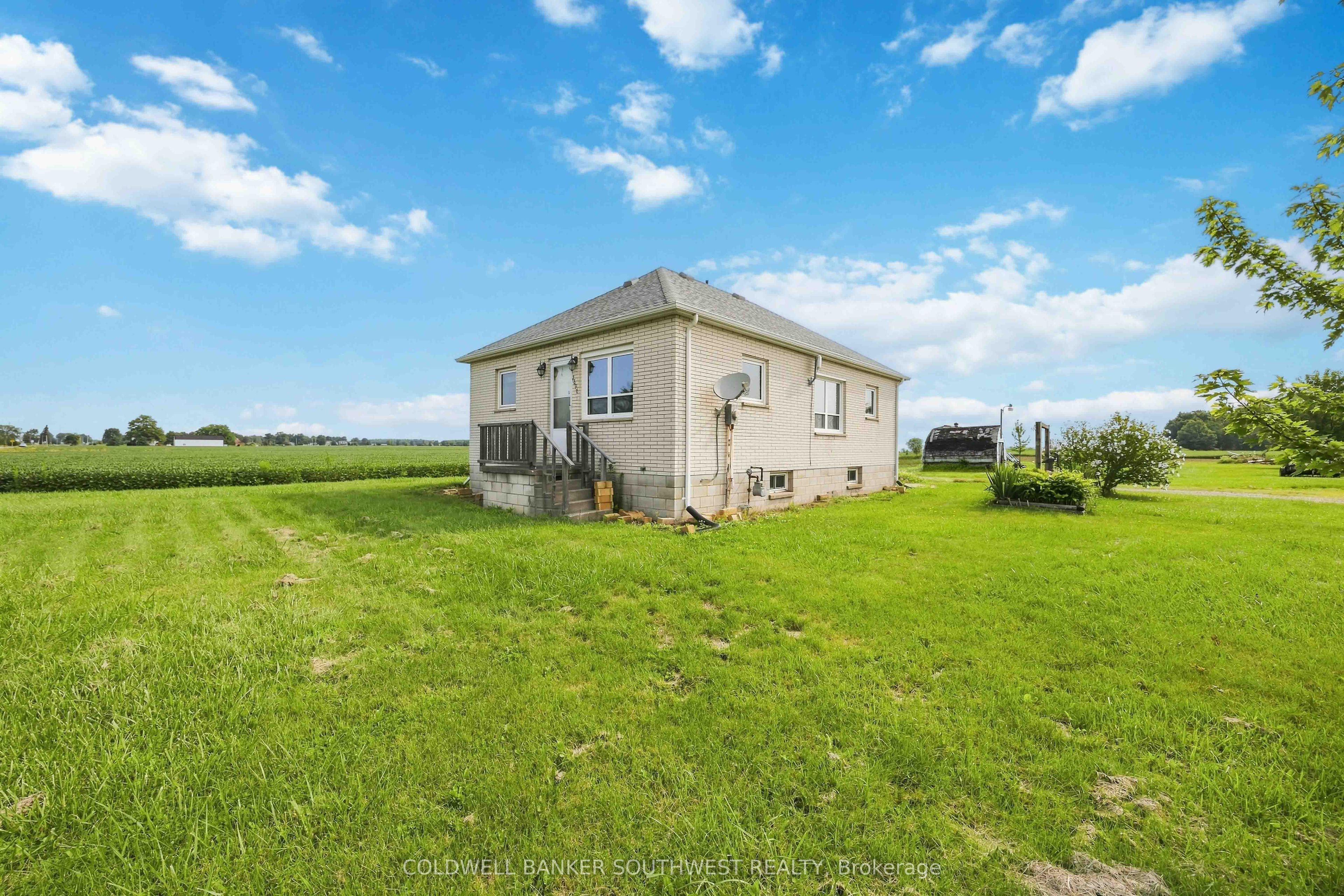 2898 Oil Heritage Road, Oil Springs, ON N0N 1P0 photo 3