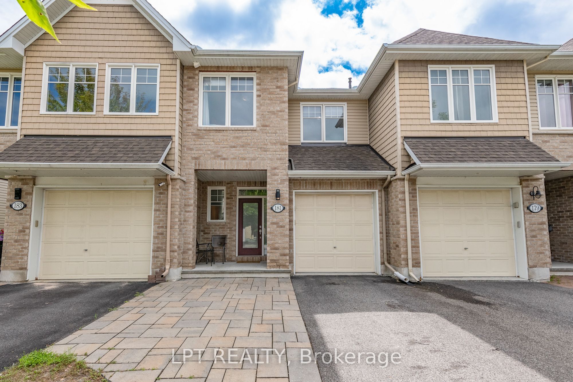 181 Manorwood Crescent, Blossom Park - Airport and Area, ON K1T 3T8 photo 2