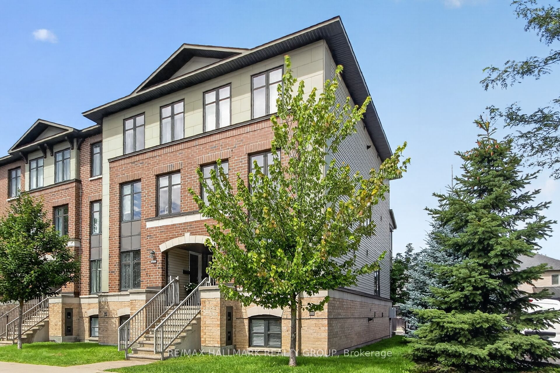 619 A Chapman Mills Drive, Barrhaven, ON K2J 5T1 photo 2