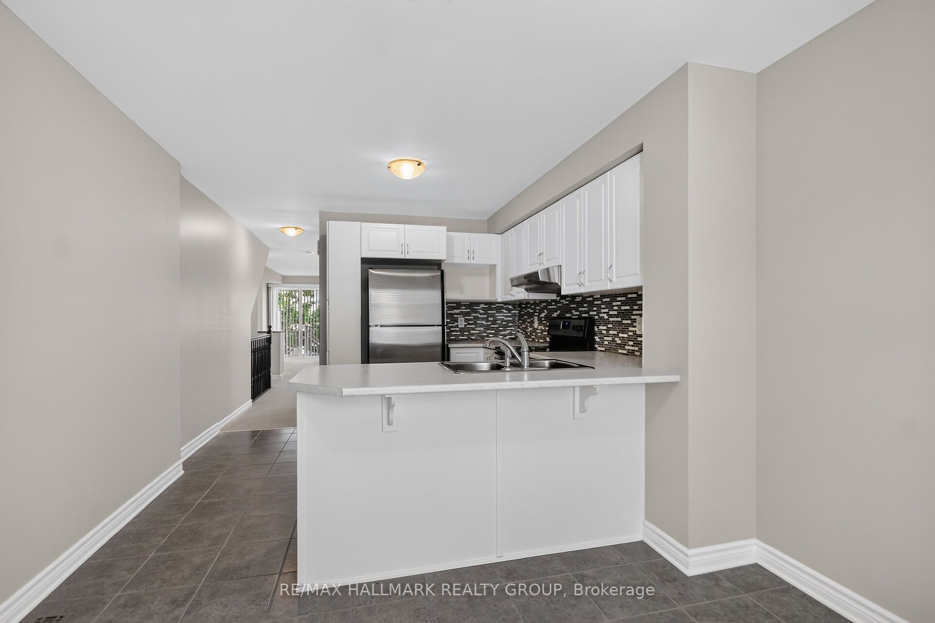 619 A Chapman Mills Drive, Barrhaven, ON K2J 5T1 photo 4