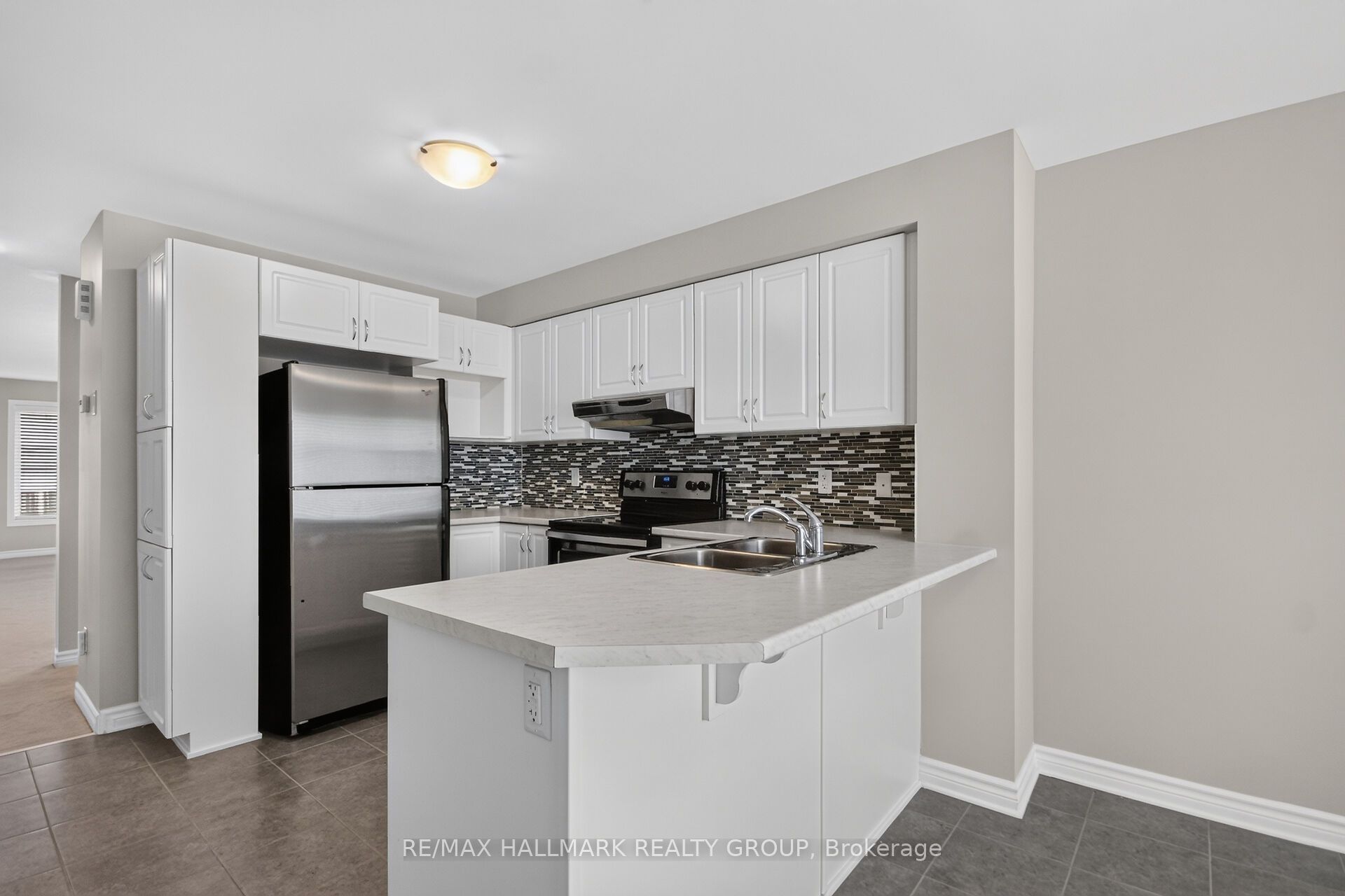 619 A Chapman Mills Drive, Barrhaven, ON K2J 5T1 photo 5