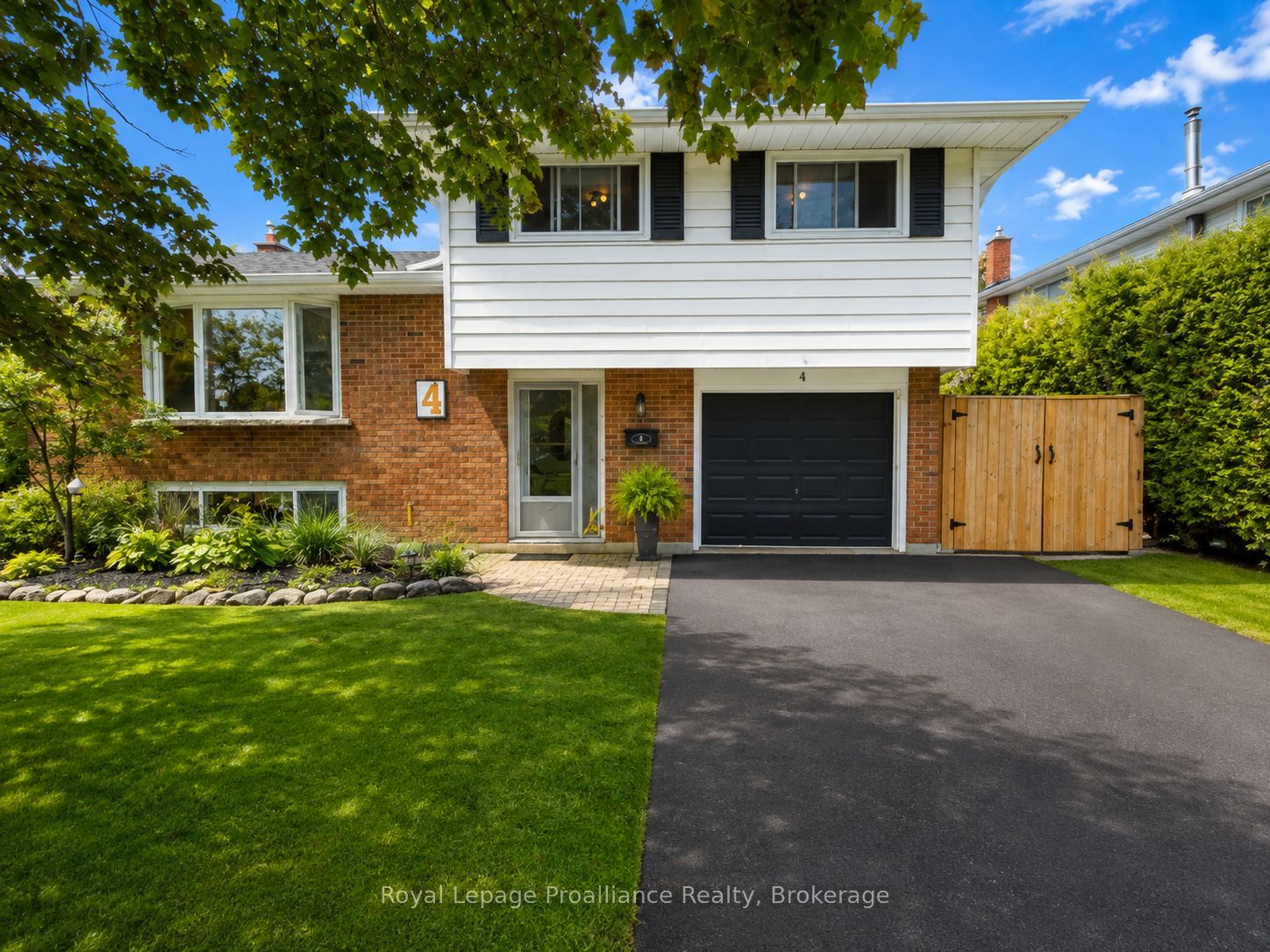 4 Richmond Grove, Belleville, ON K8N 1Z1 photo 2