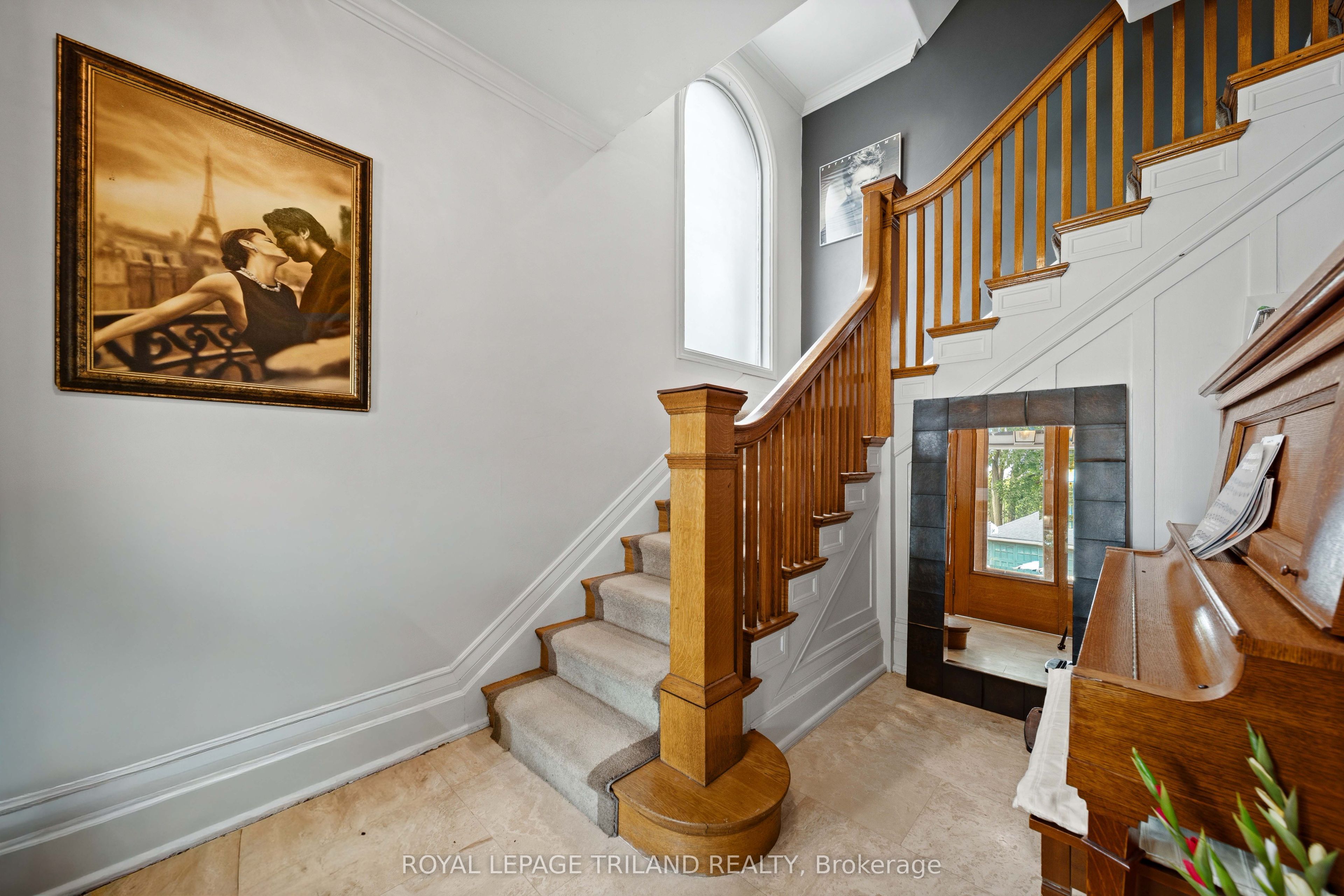 98 Central Avenue, London East, ON N6A 1M4 photo 3