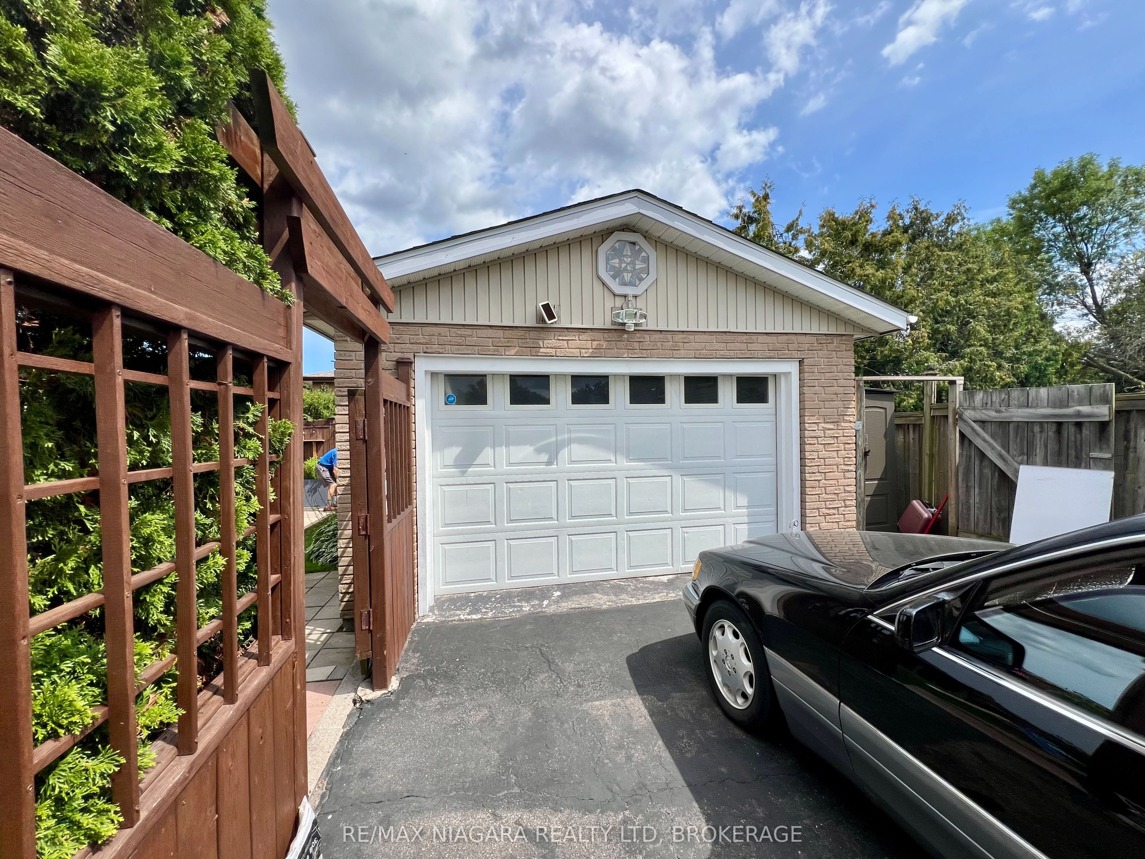 6196 Kirkland Drive, Niagara Falls, ON L2H 2A6 photo 4
