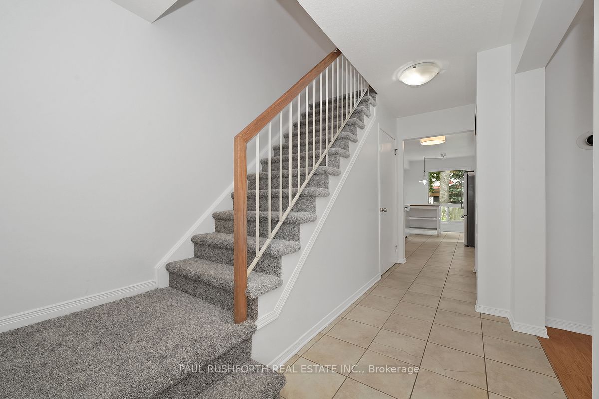 244 Huntersfield Drive, Hunt Club - South Keys and Area, ON K1T 3M5 photo 3