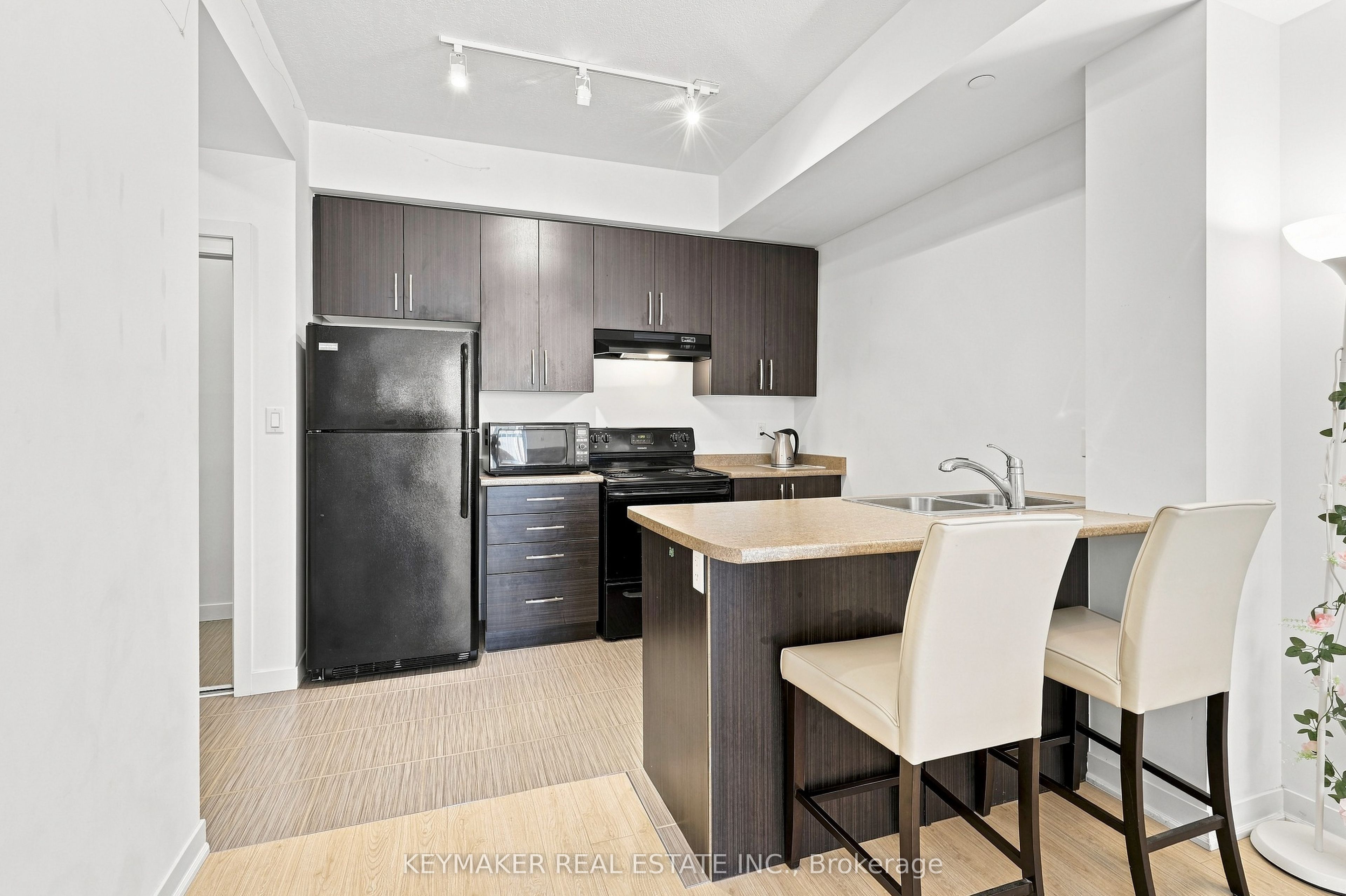 90 Charlton Avenue W 501, Hamilton, ON L8P 0B4 photo 5