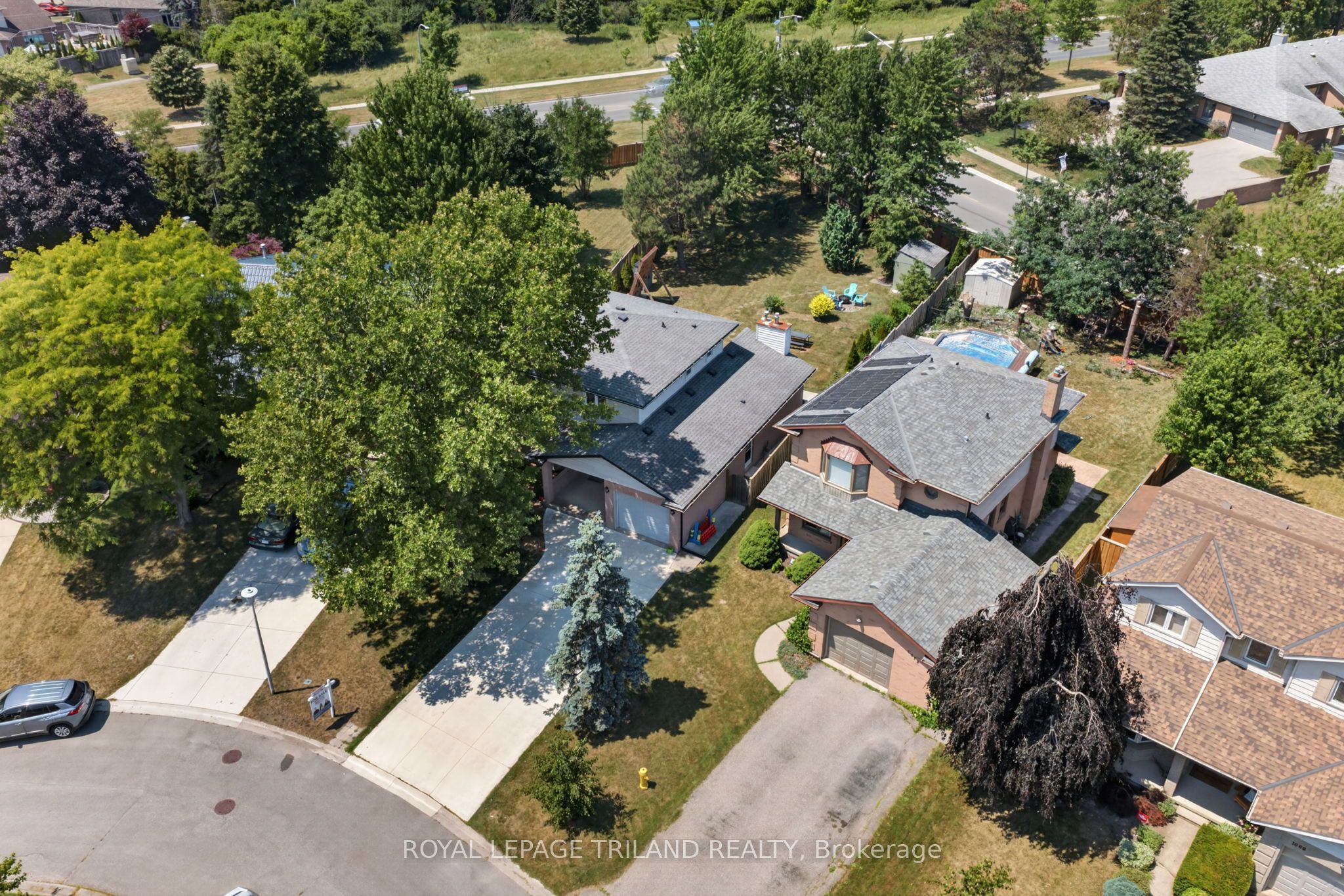 1077 MAHOGANY Crescent, London North, ON N6H 4V8 photo 3