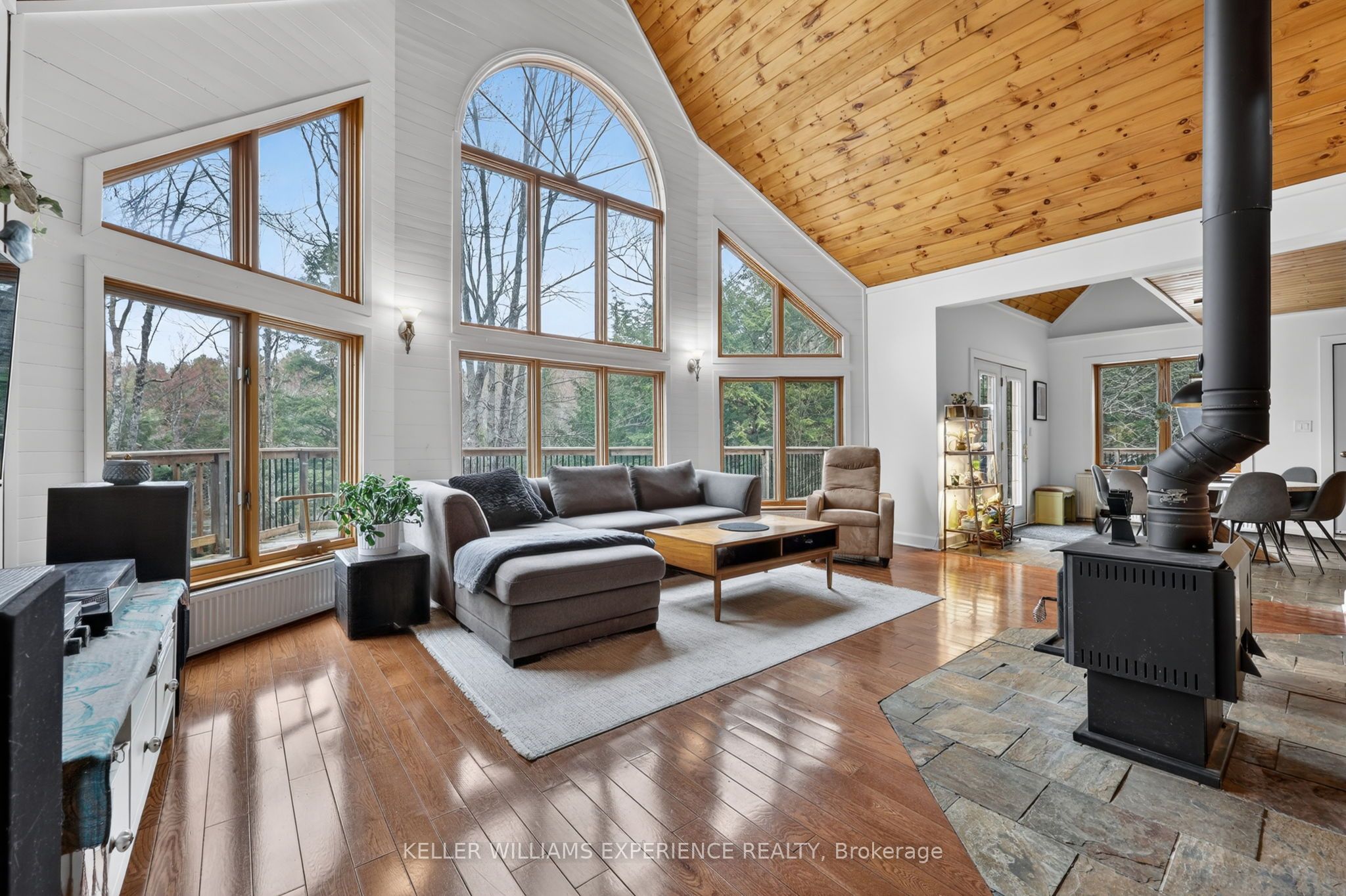 1115 Sherwood Forest Road, Bracebridge, ON P1L 1X3 photo 3