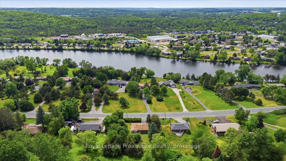 68 Riverside Parkway, Quinte West, ON K0K 2C0