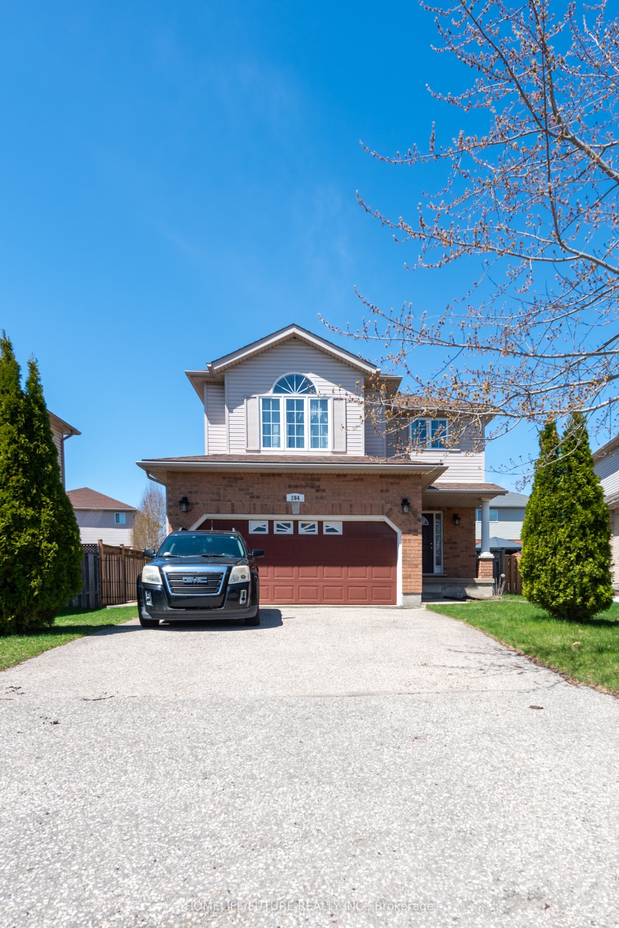 264 Holbeach Court, Waterloo, ON N2J 4Y7 photo 2