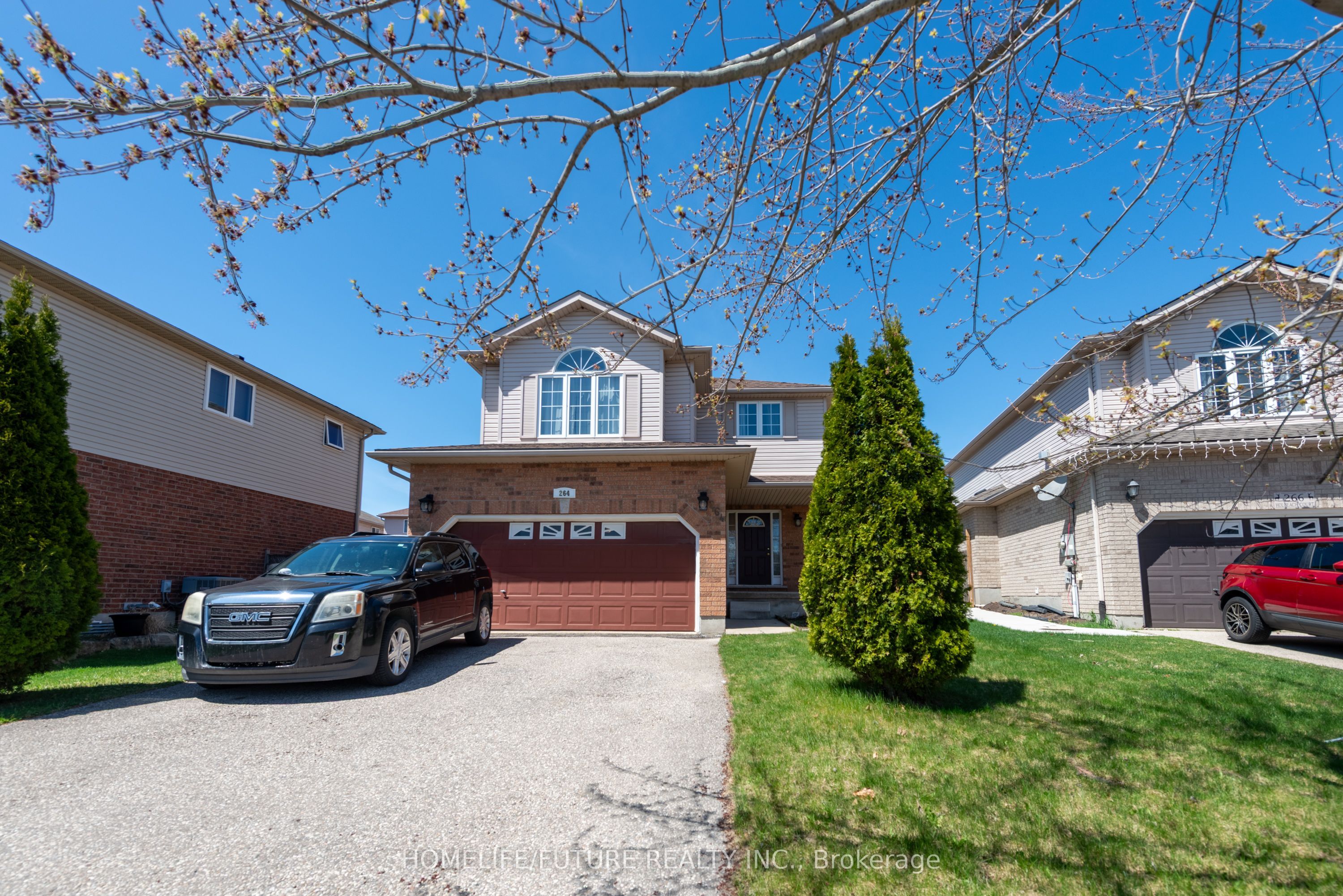 264 Holbeach Court, Waterloo, ON N2J 4Y7 photo 3