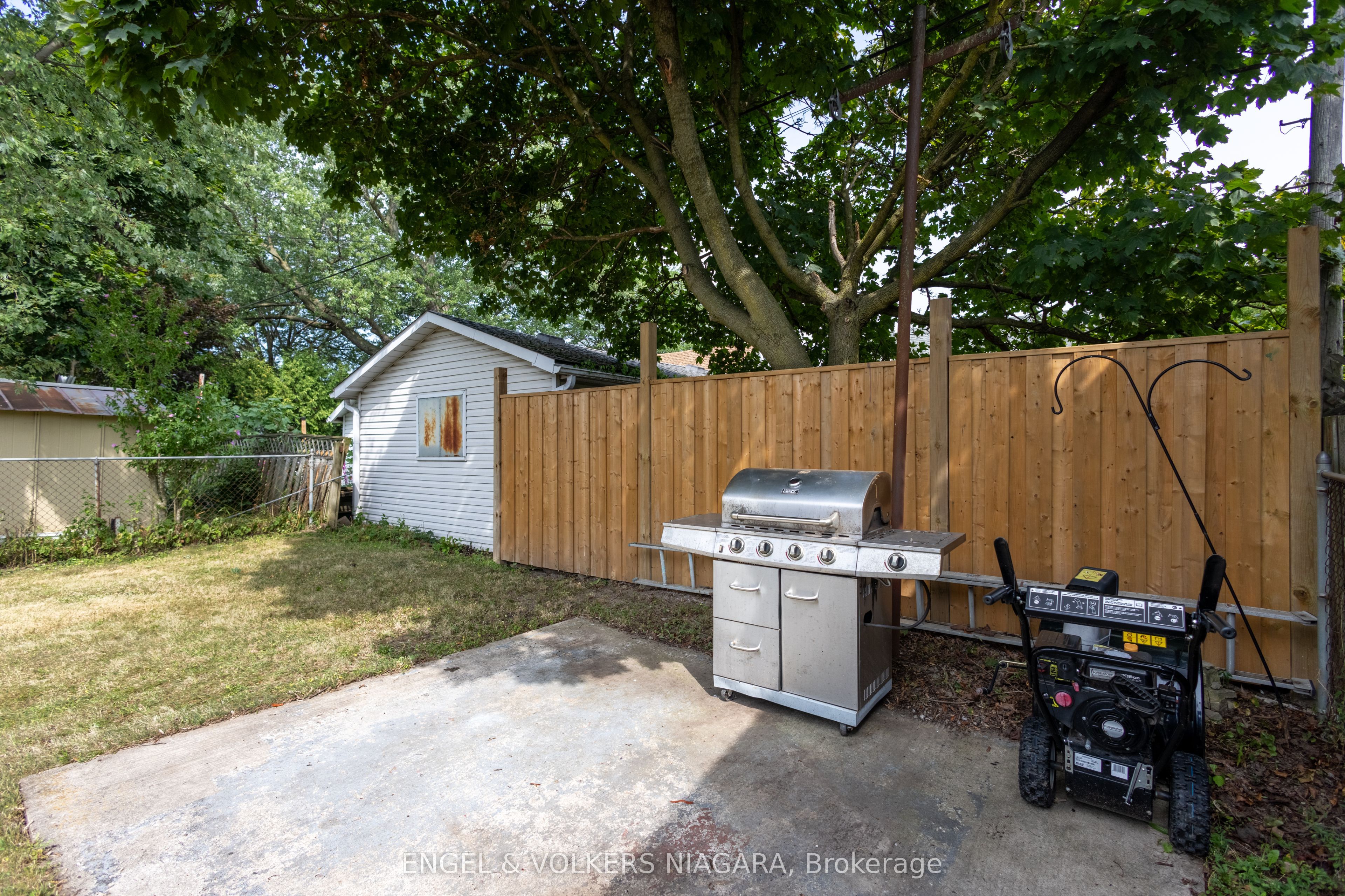 61 Hamilton Street, St. Catharines, ON L2S 1K8 photo 2