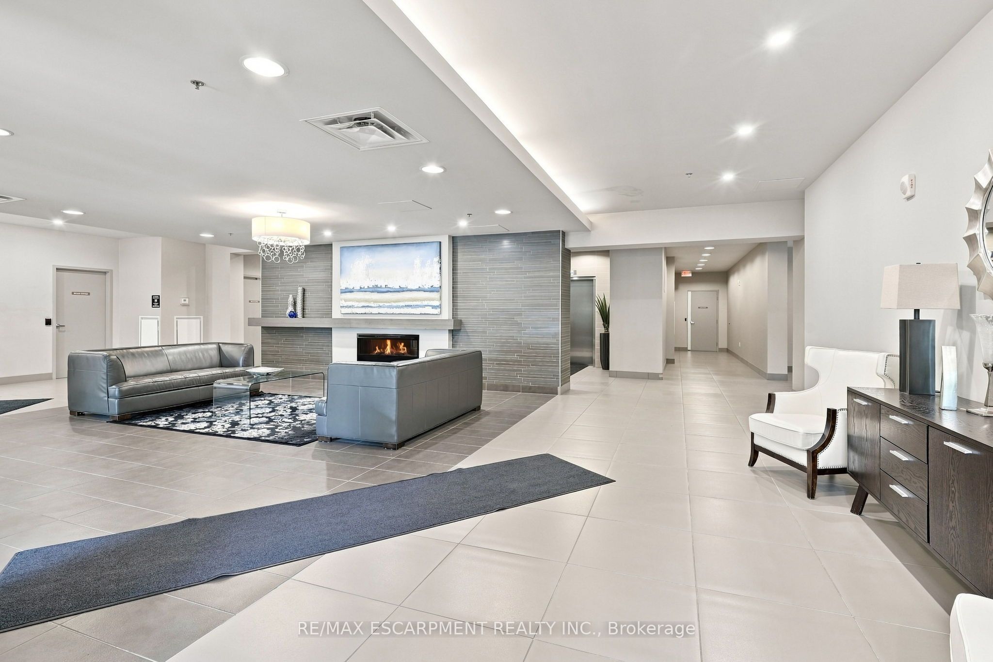 90 Charlton Avenue W 201, Hamilton, ON L8P 0B4 photo 3