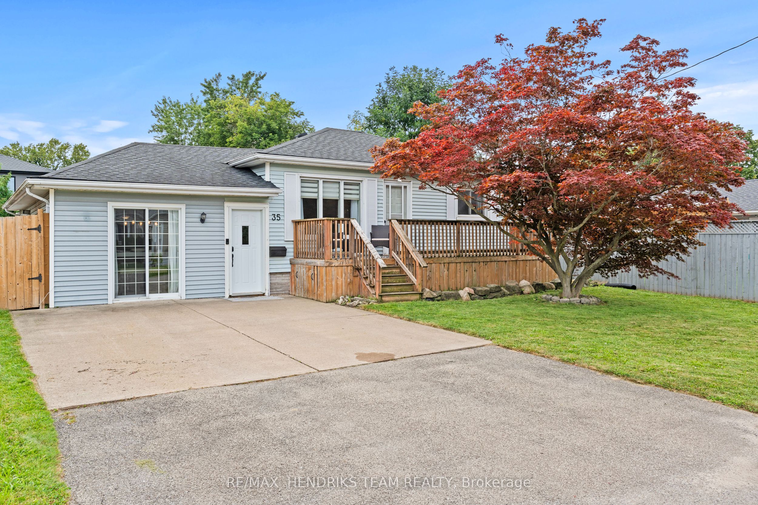 35 Kinsey Street, St. Catharines, ON L2S 1C9
