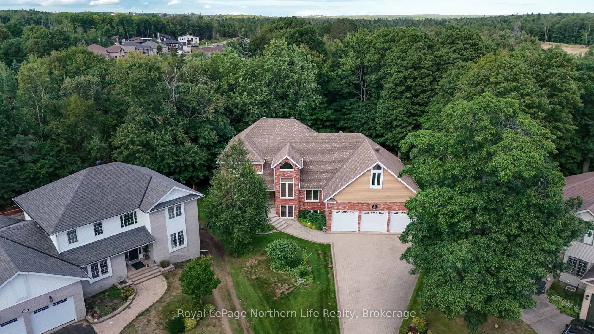 12 CHRISTOPHER Court, North Bay, ON P1C 1M6