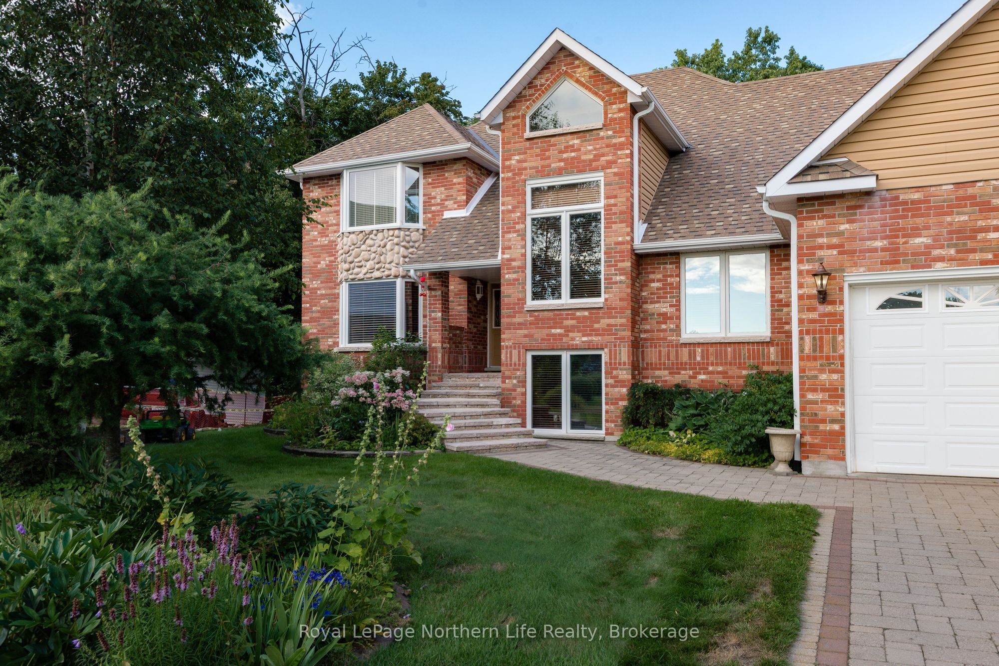 12 CHRISTOPHER Court, North Bay, ON P1C 1M6 photo 5