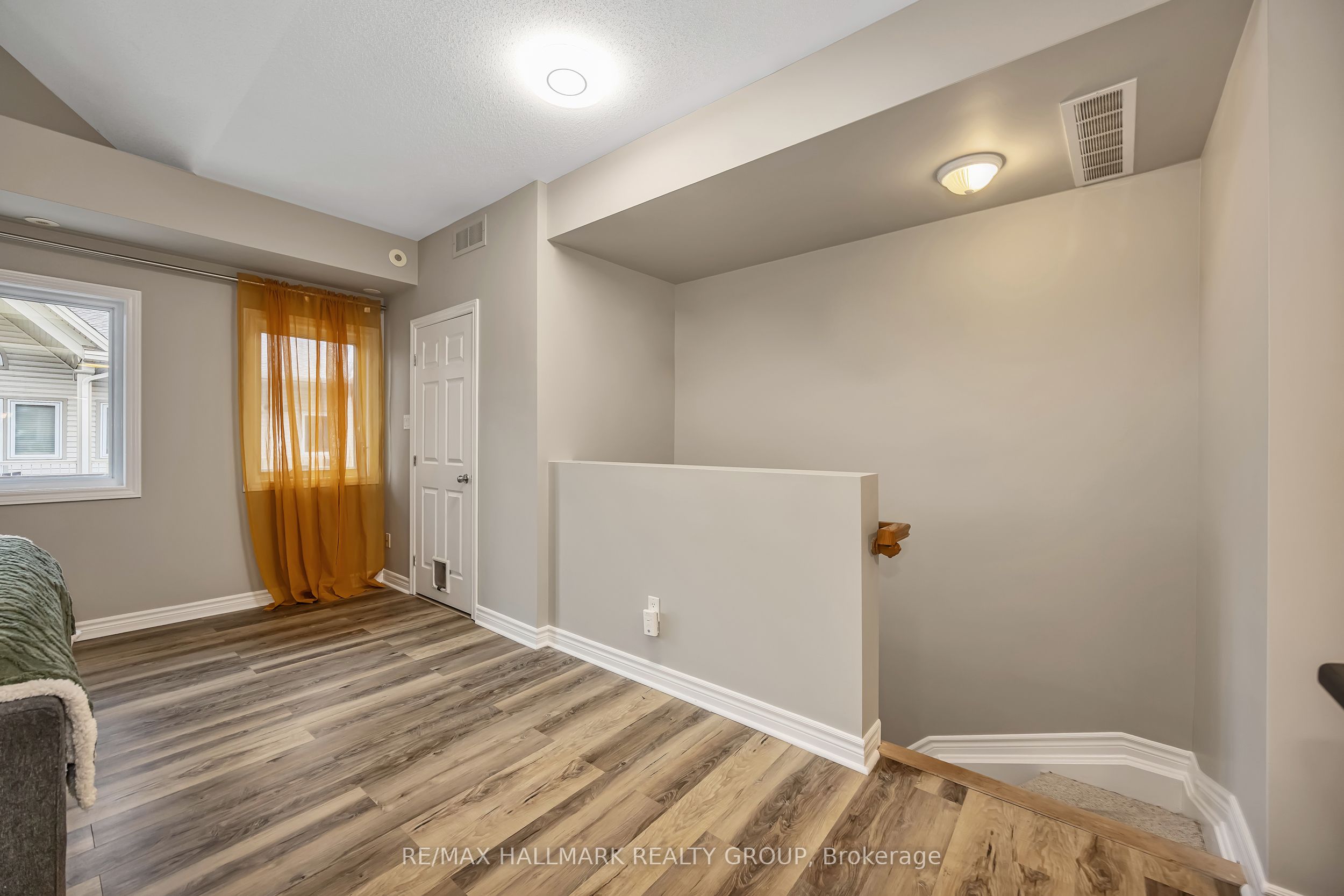 1109 Stittsville Main Street L, Stittsville - Munster - Richmond, ON K2S 0C8 photo 4