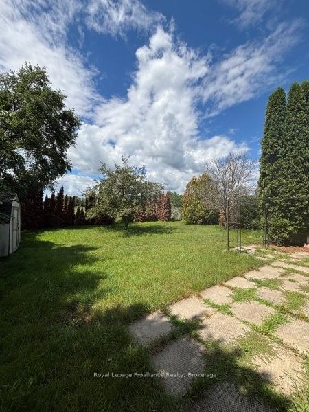 112 Sidney Street, Belleville, ON K8P 3Y9 photo 4