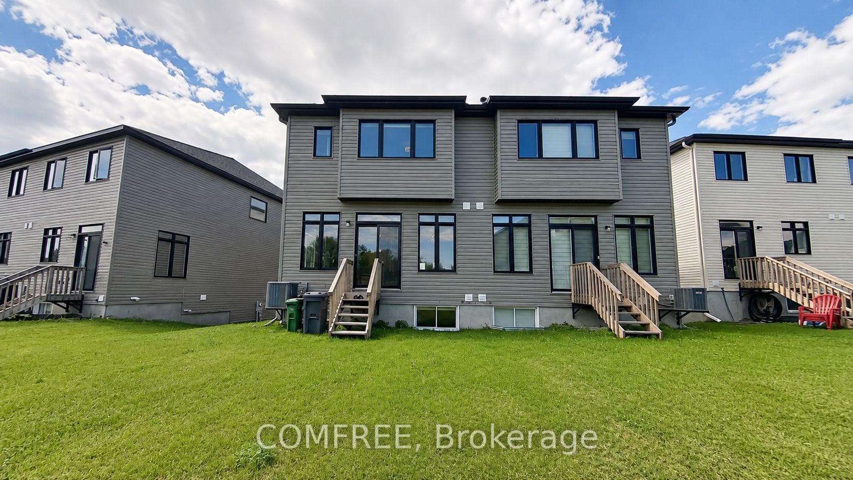 573 Knotridge Street, Orleans - Convent Glen and Area, ON K1W 0M2 photo 2
