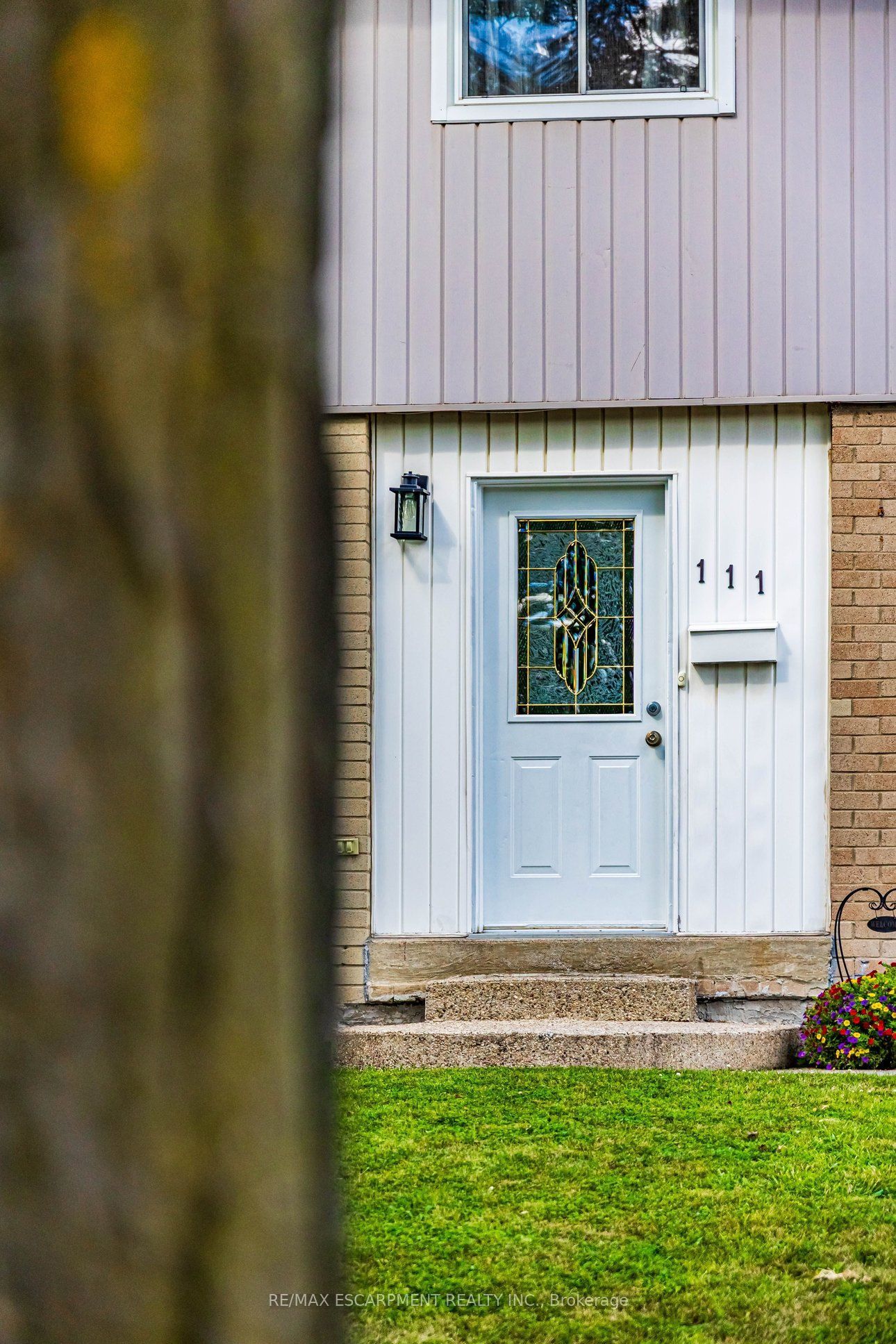 111 Larch Street, Hamilton, ON L8T 4P4 photo 3
