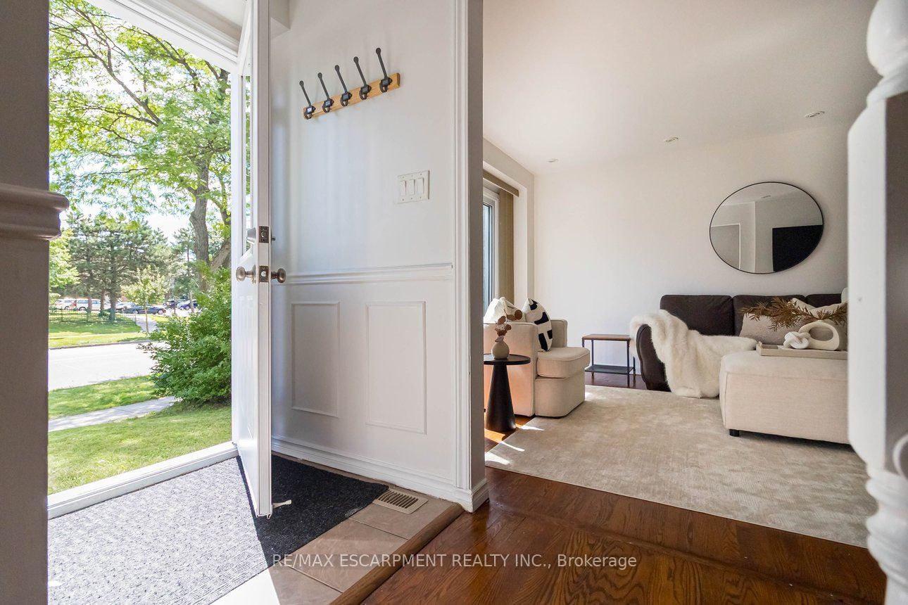 111 Larch Street, Hamilton, ON L8T 4P4 photo 5