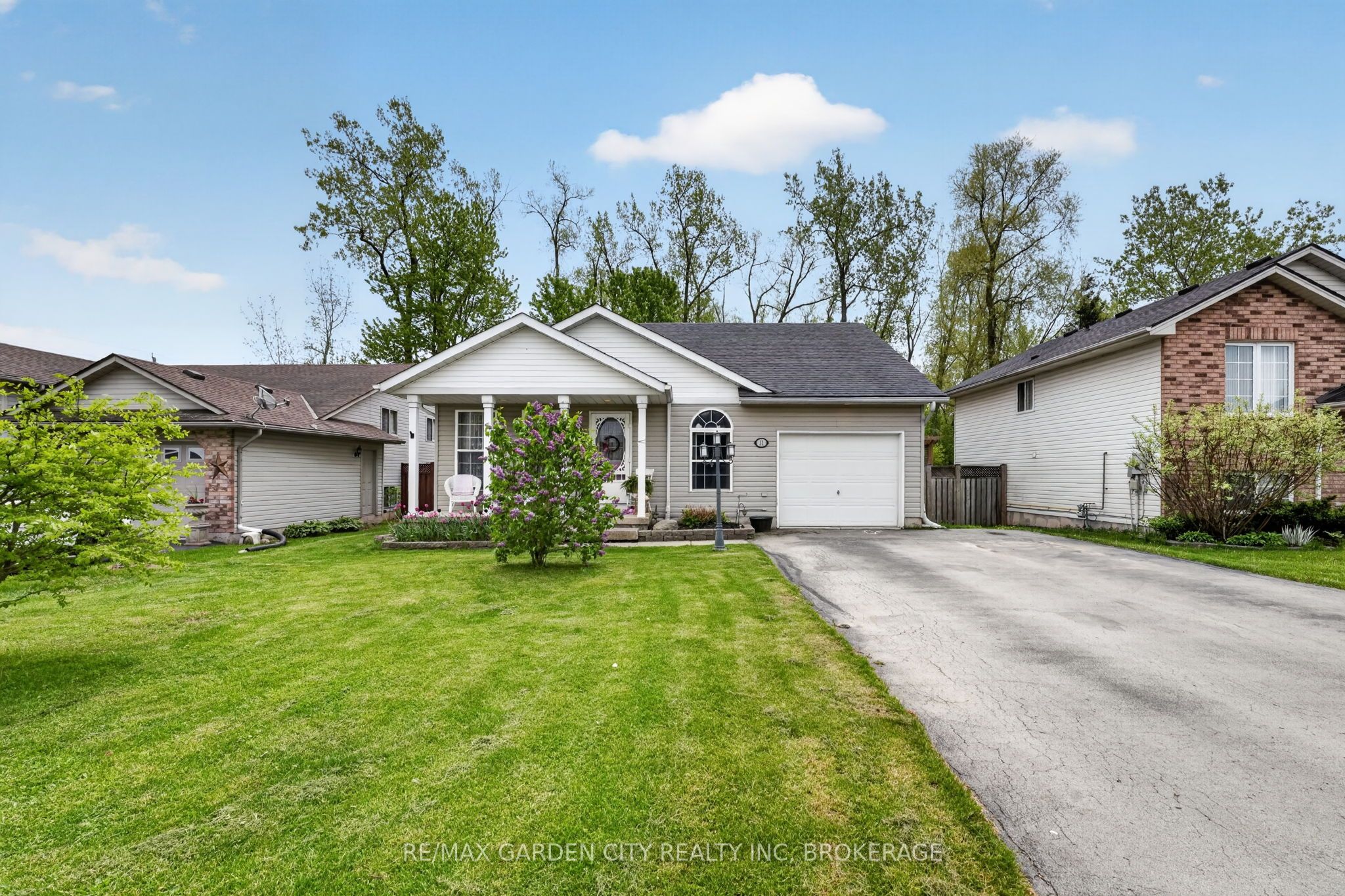11 Rochelle Crescent, Fort Erie, ON L0S 1N0 photo 3
