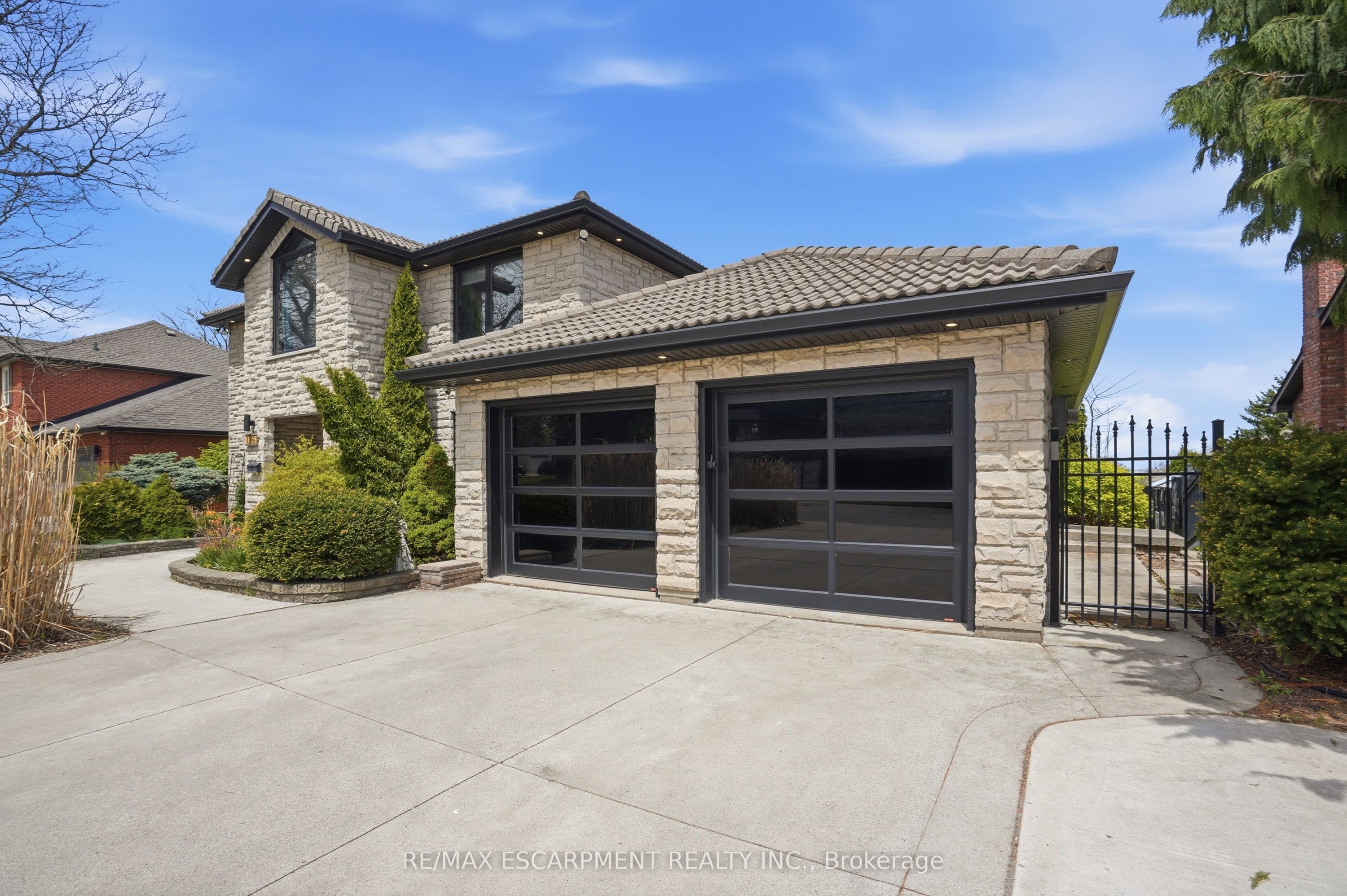 176 Albion Falls Boulevard, Hamilton, ON L8W 1R6 photo 3