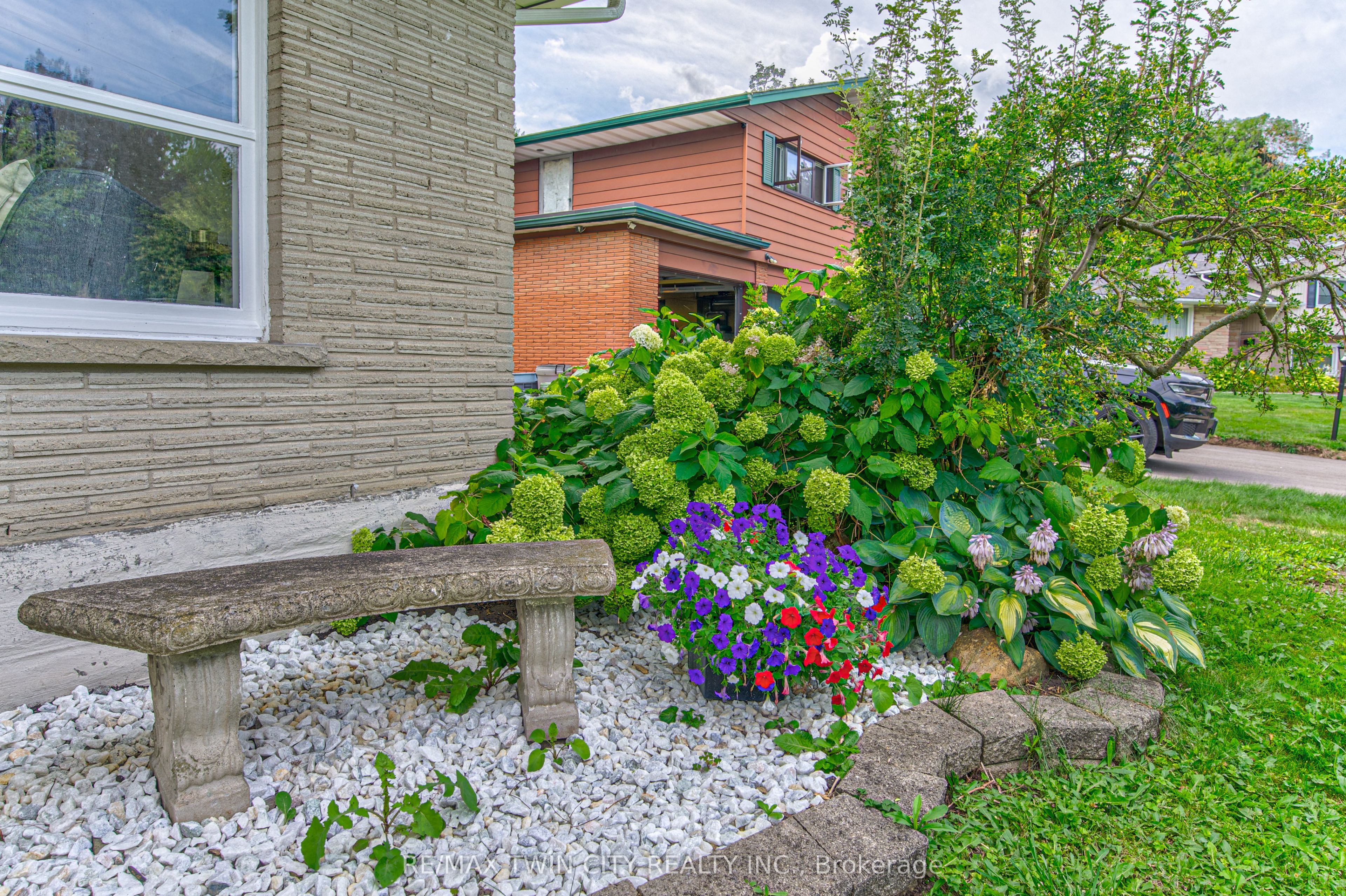 104 Springbank Crescent, Waterloo, ON N2M 4P7 photo 5